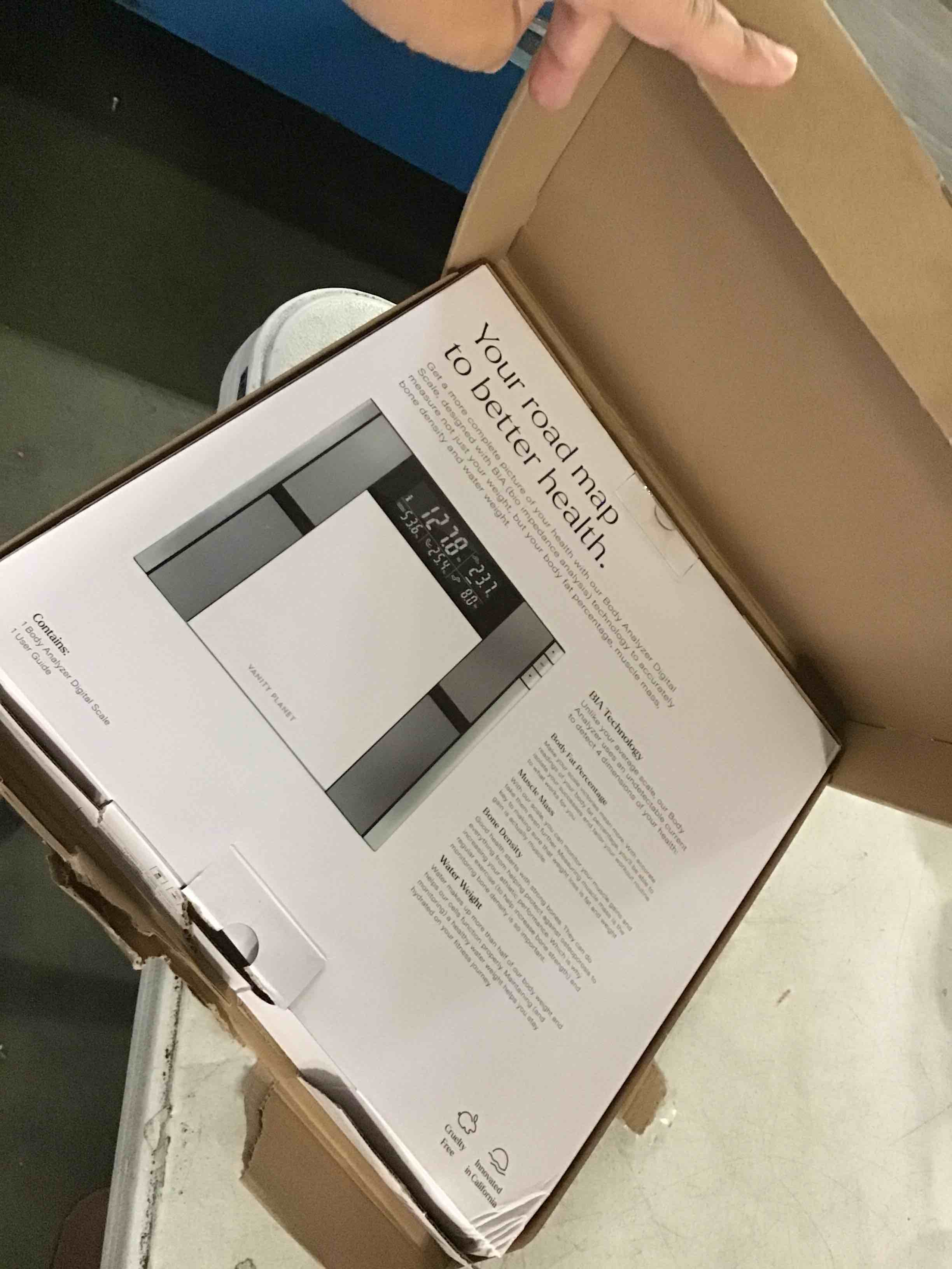 https://s3.amazonaws.com/lotting-images-prod/bidfta/YEL5247898_1691842507107.jpeg