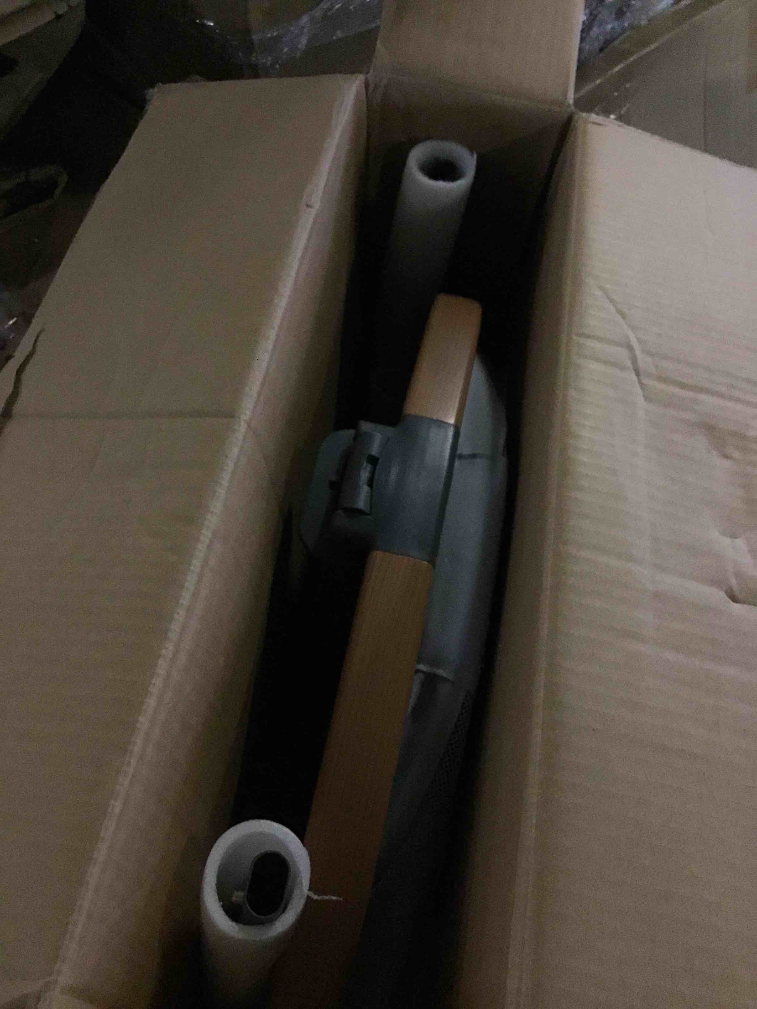 https://s3.amazonaws.com/lotting-images-prod/bidfta/YEL5248020_1692022912672.jpeg