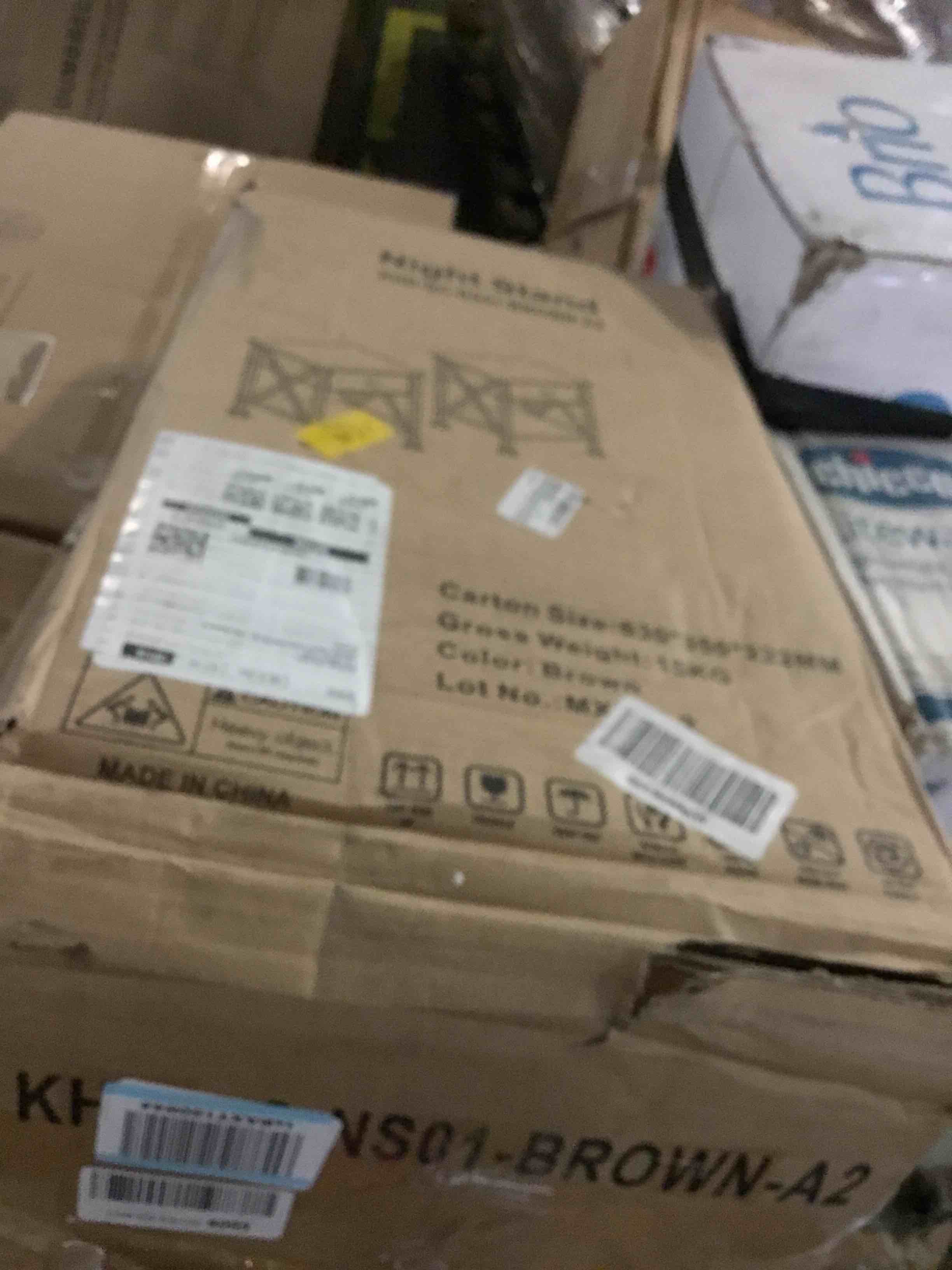 https://s3.amazonaws.com/lotting-images-prod/bidfta/YEL5248038_1692025775698.jpeg