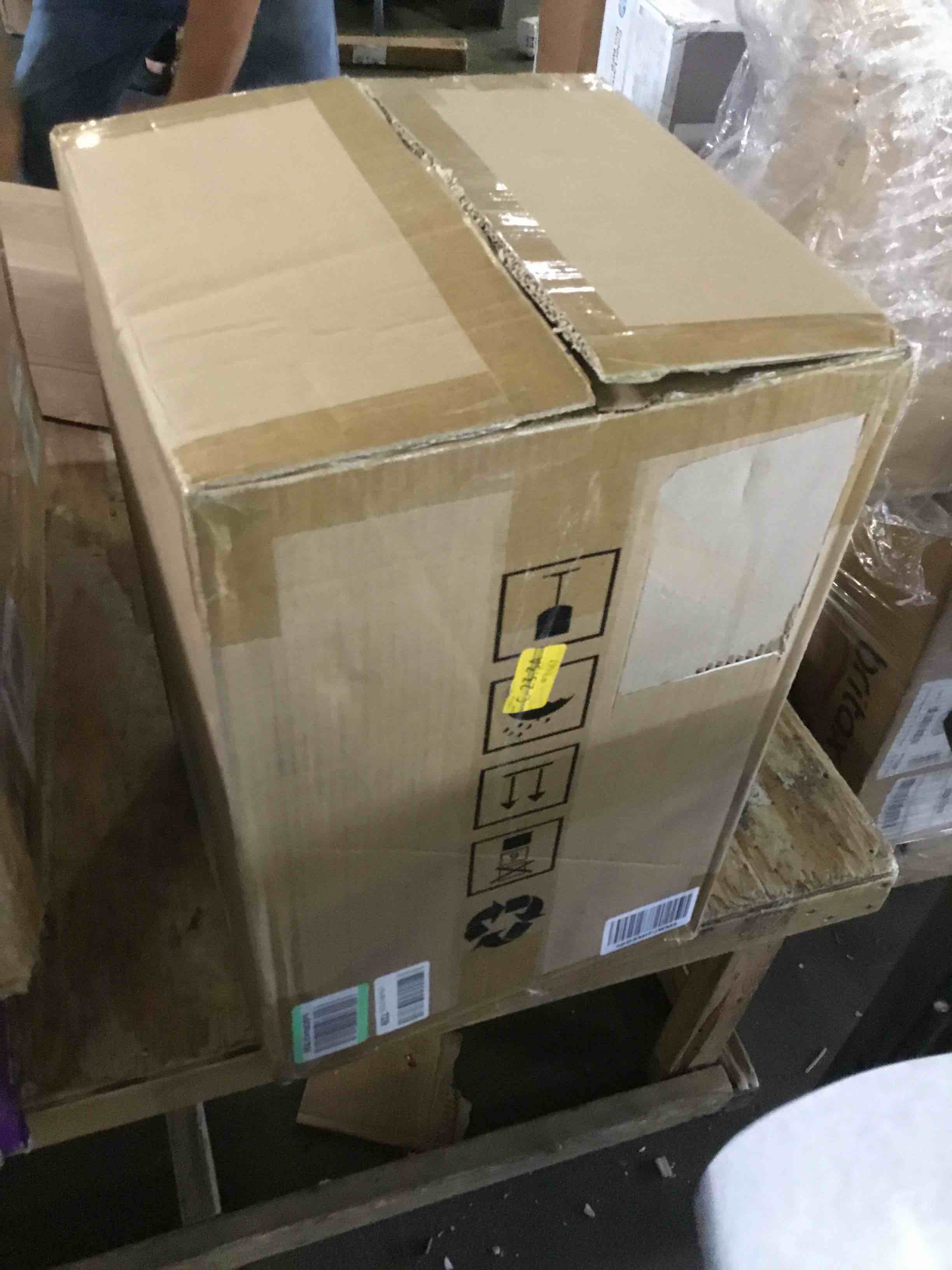 https://s3.amazonaws.com/lotting-images-prod/bidfta/YEL5248463_1692209308143.jpeg