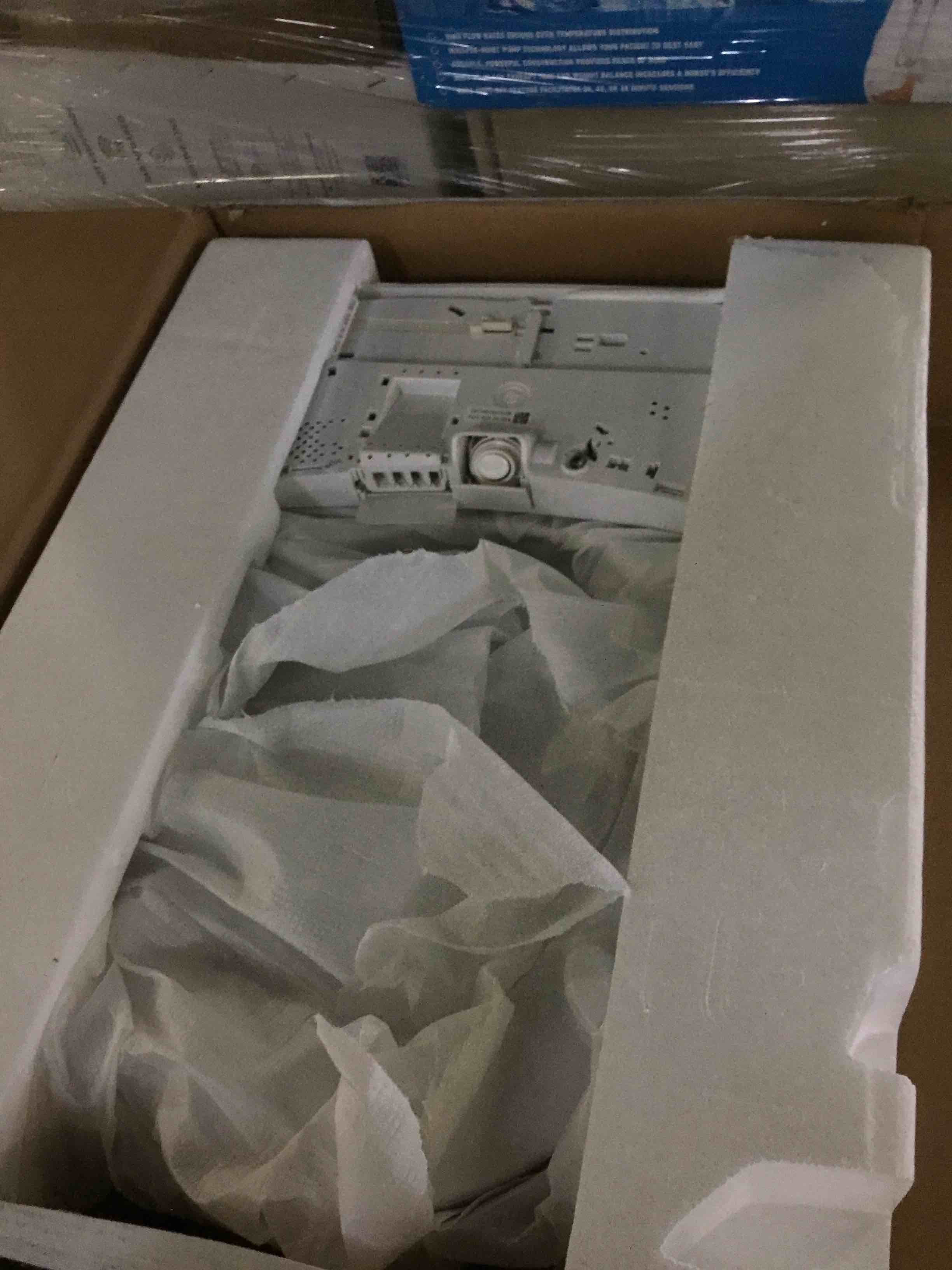 https://s3.amazonaws.com/lotting-images-prod/bidfta/YEL5248492_1692214562518.jpeg