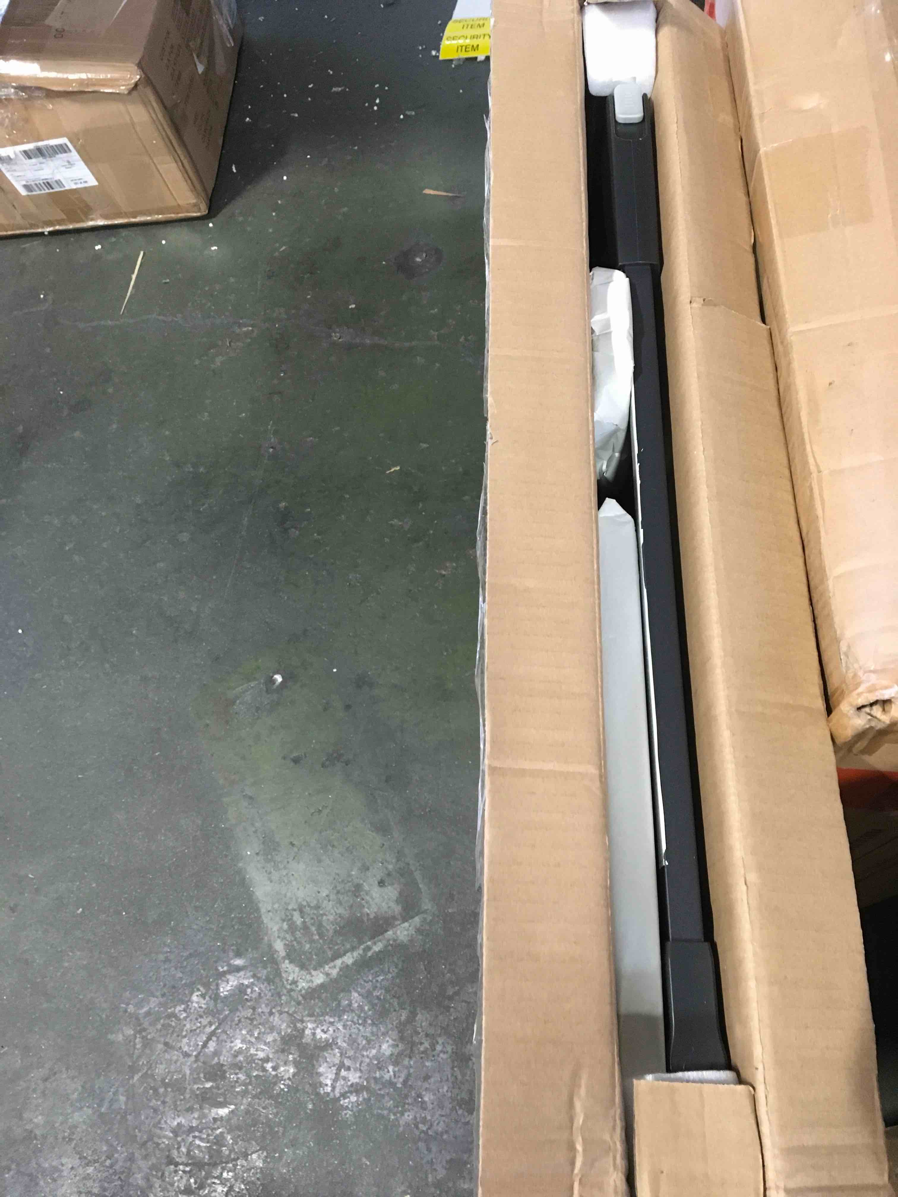 https://s3.amazonaws.com/lotting-images-prod/bidfta/YEL5252008_1695387241794.jpeg