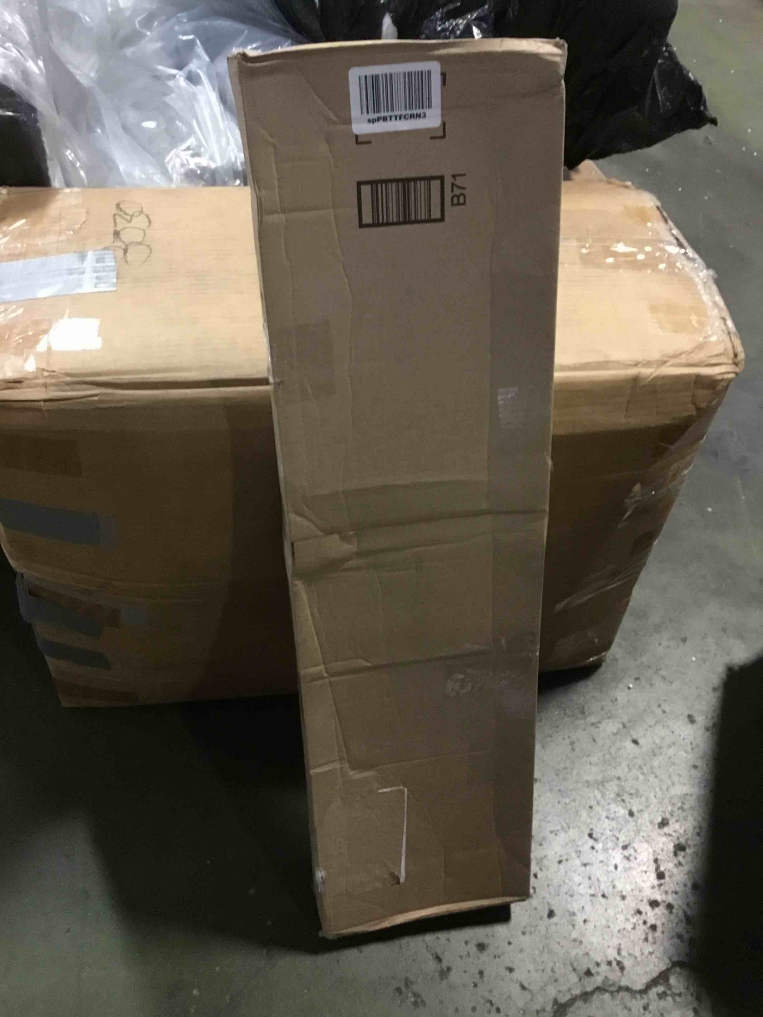 https://s3.amazonaws.com/lotting-images-prod/bidfta/YEL5252100_1695645800304.jpeg