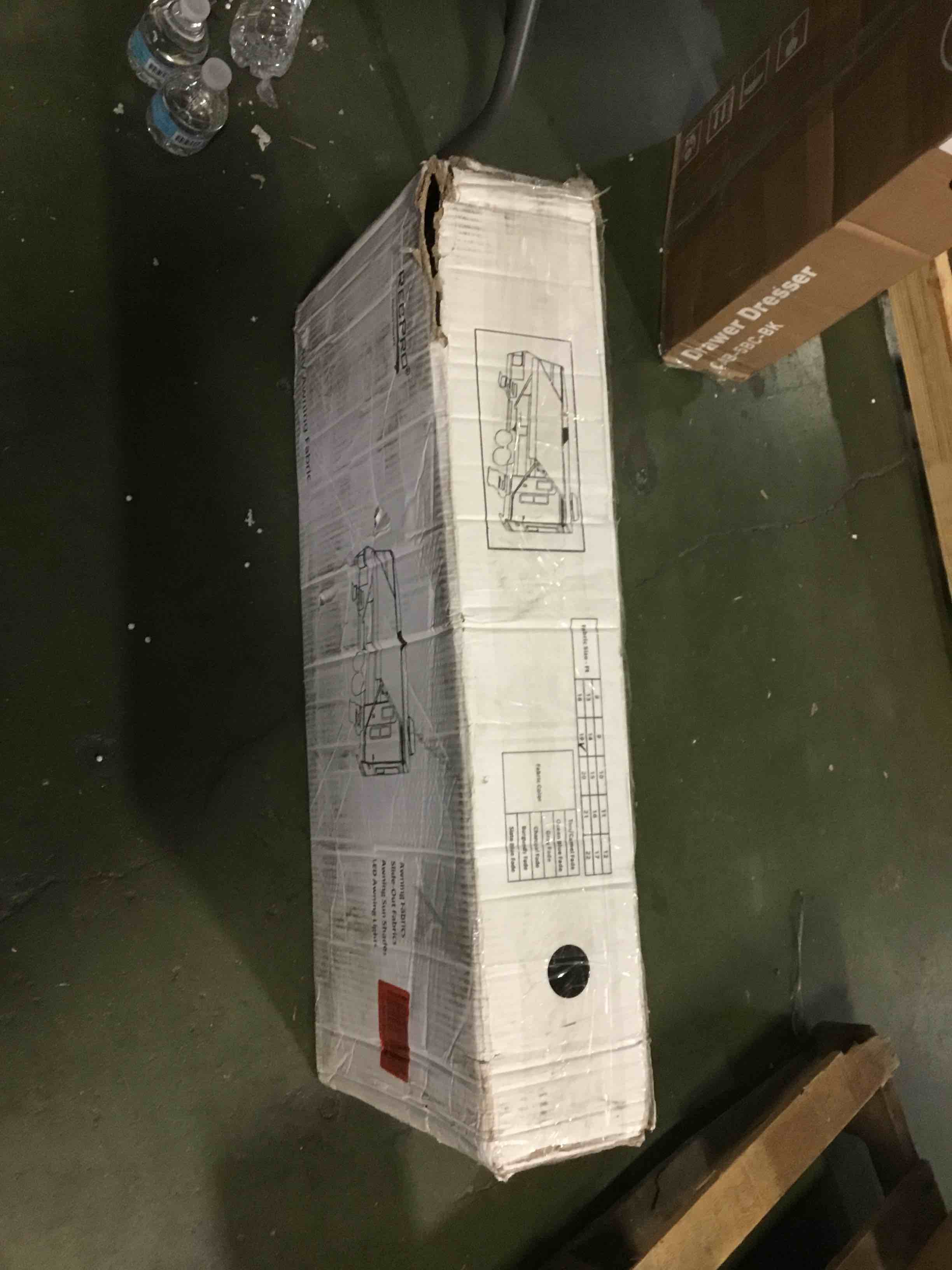 https://s3.amazonaws.com/lotting-images-prod/bidfta/YEL5252110_1695648340144.jpeg