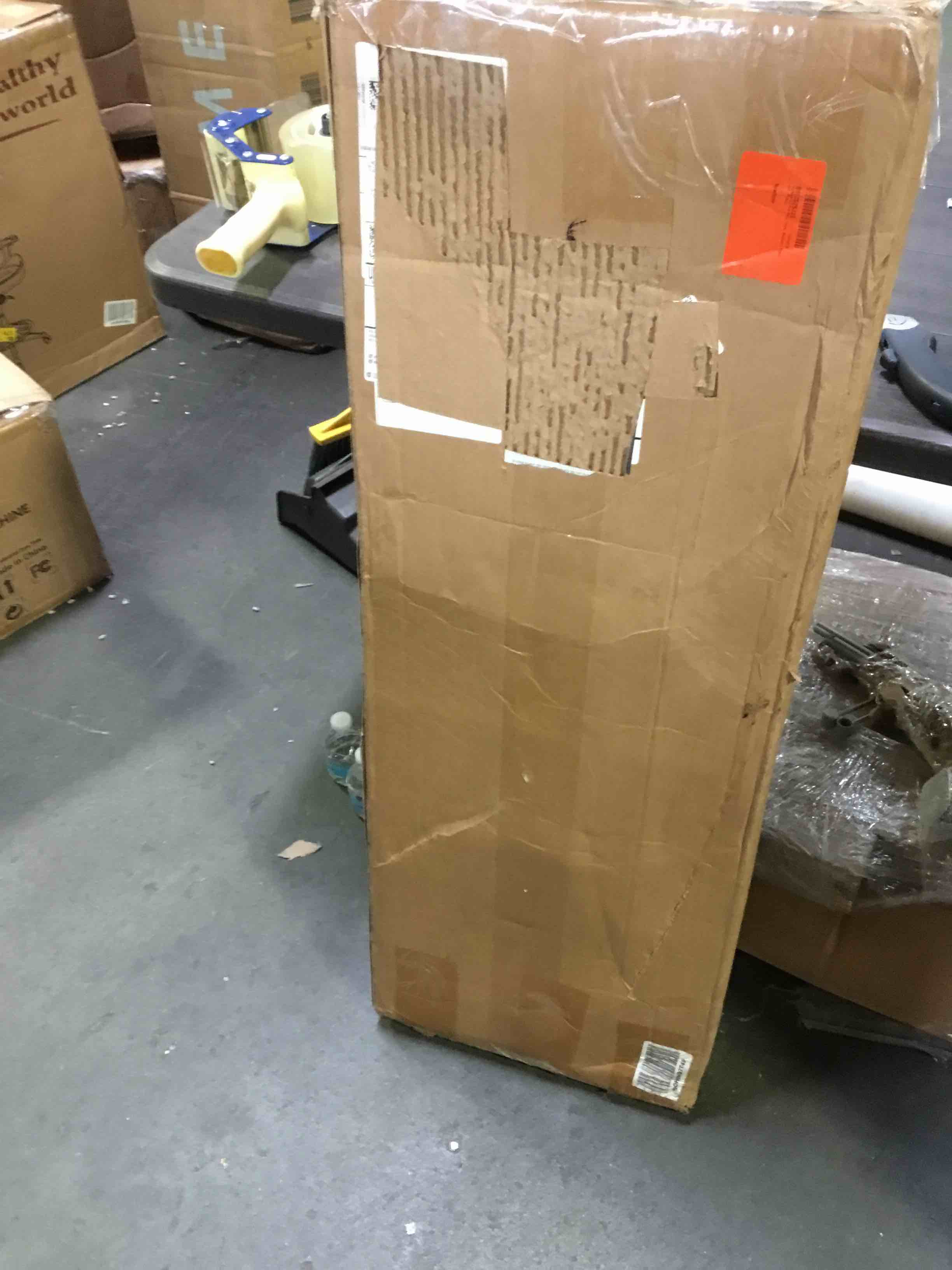 https://s3.amazonaws.com/lotting-images-prod/bidfta/YEL5252119_1695652221279.jpeg