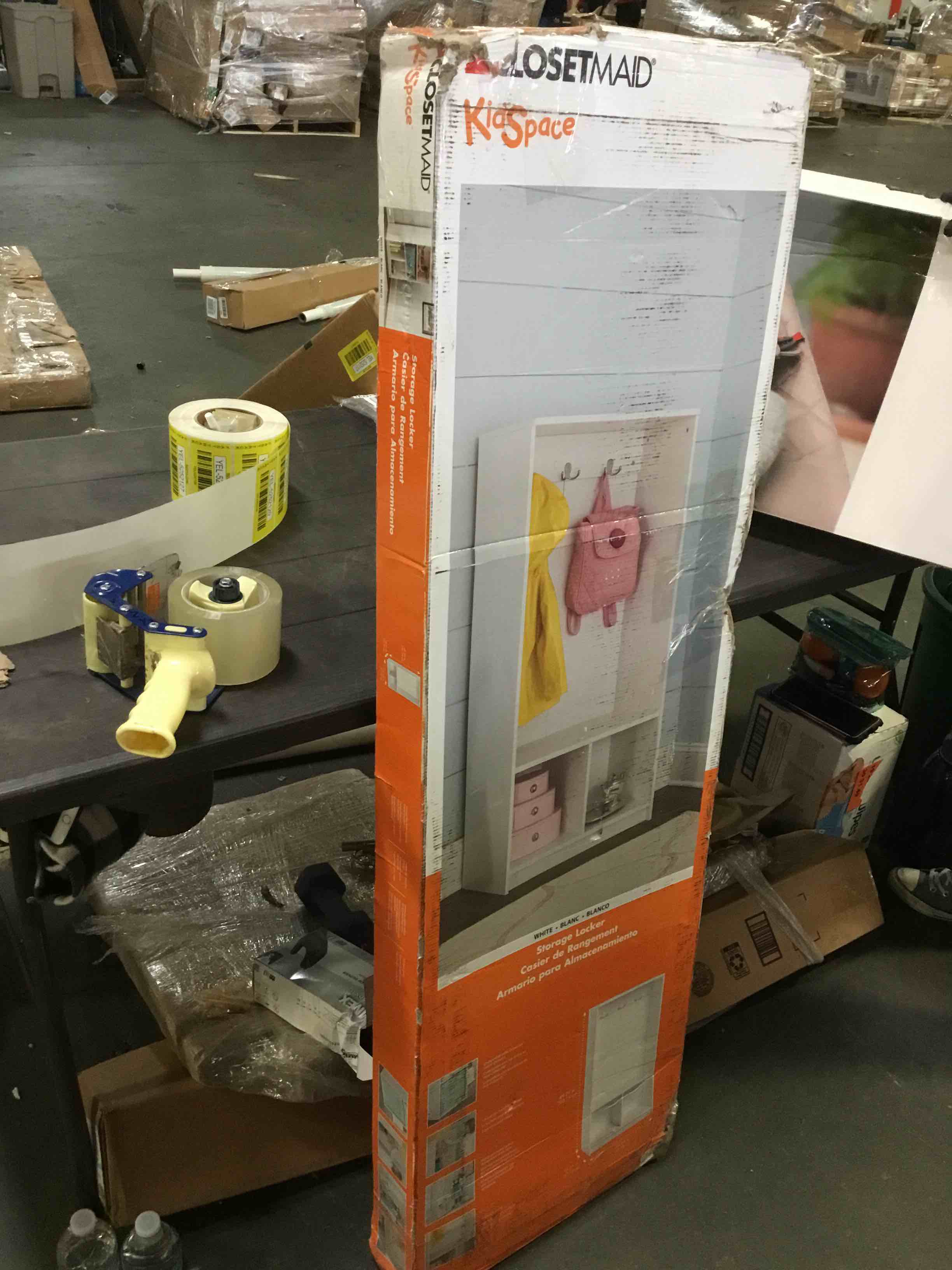 https://s3.amazonaws.com/lotting-images-prod/bidfta/YEL5252120_1695652431501.jpeg