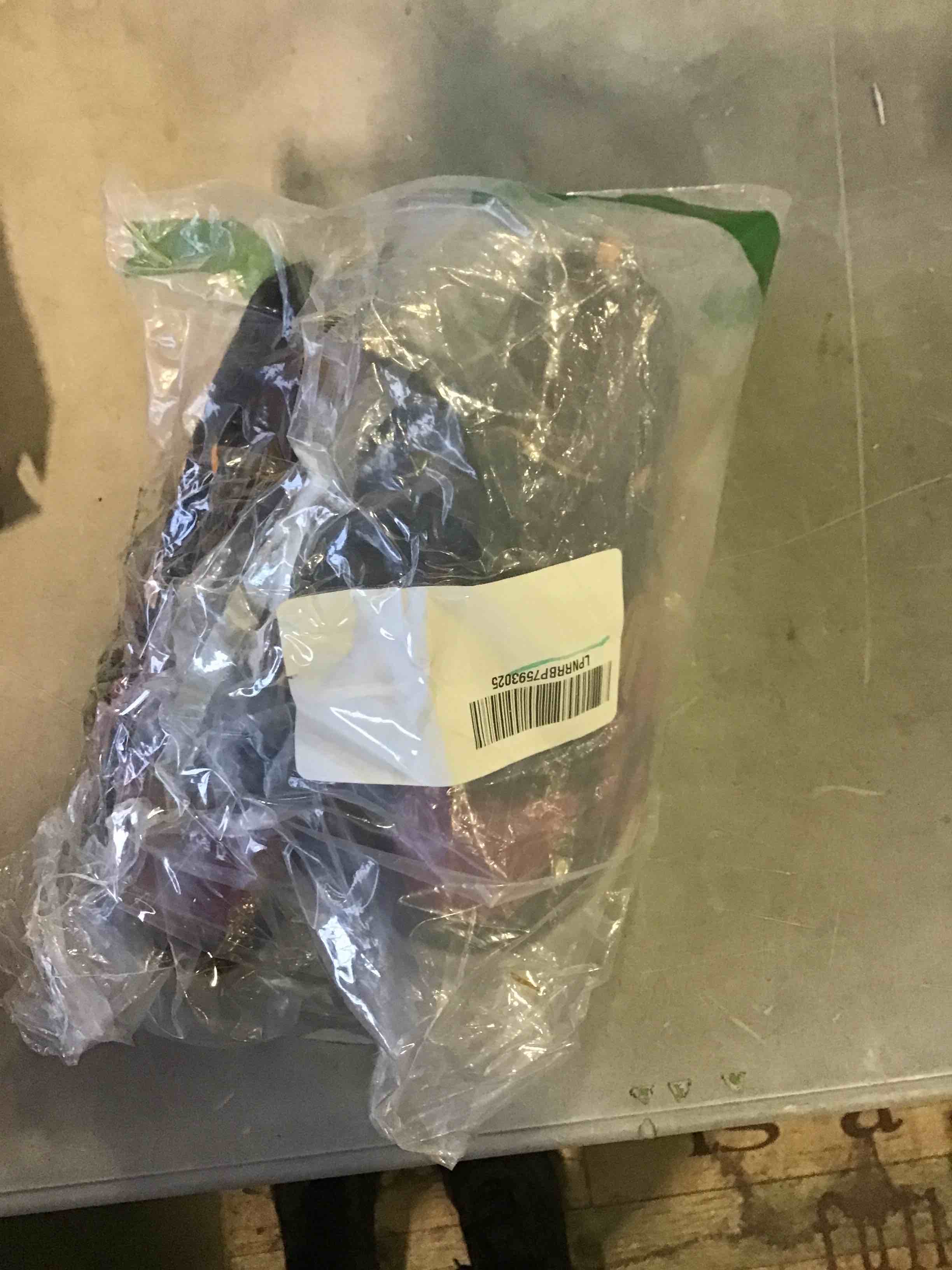 https://s3.amazonaws.com/lotting-images-prod/bidfta/YEL5253036_1696593183521.jpeg