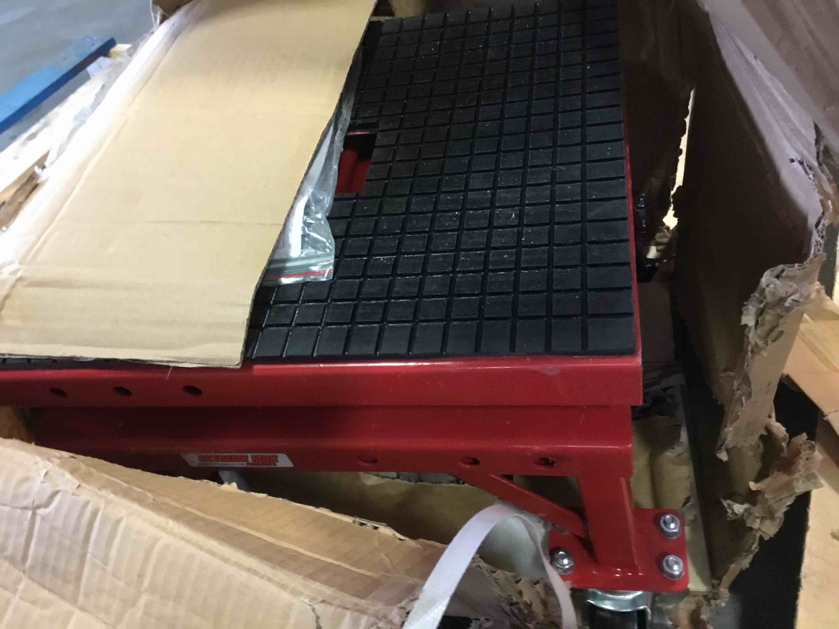 https://s3.amazonaws.com/lotting-images-prod/bidfta/YEL5258182_1695301810225.jpeg