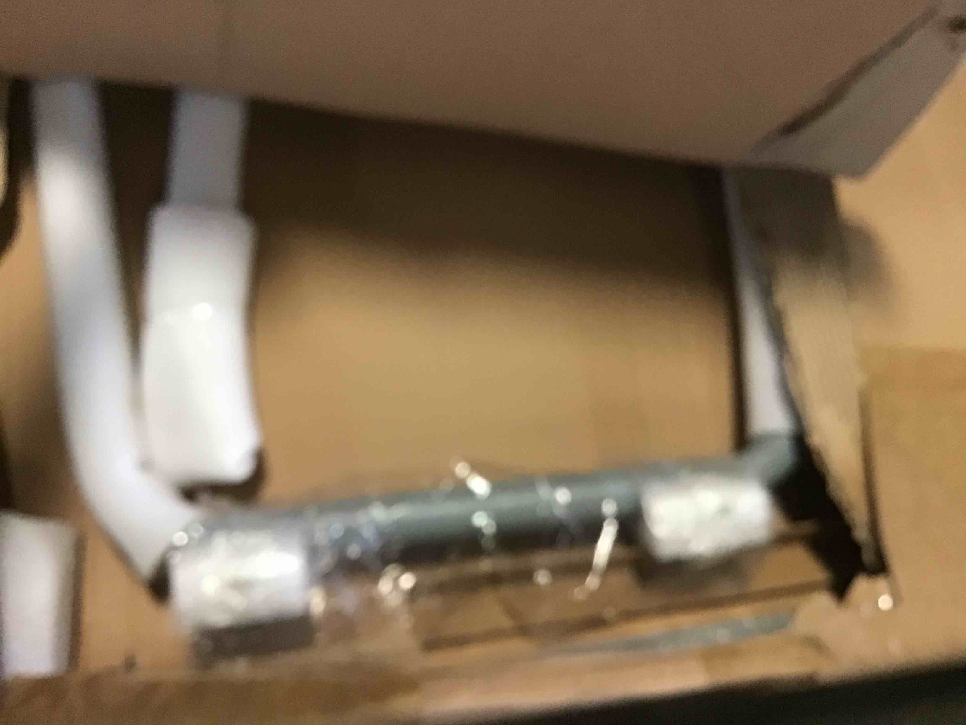 https://s3.amazonaws.com/lotting-images-prod/bidfta/YEL5258294_1695321827101.jpeg