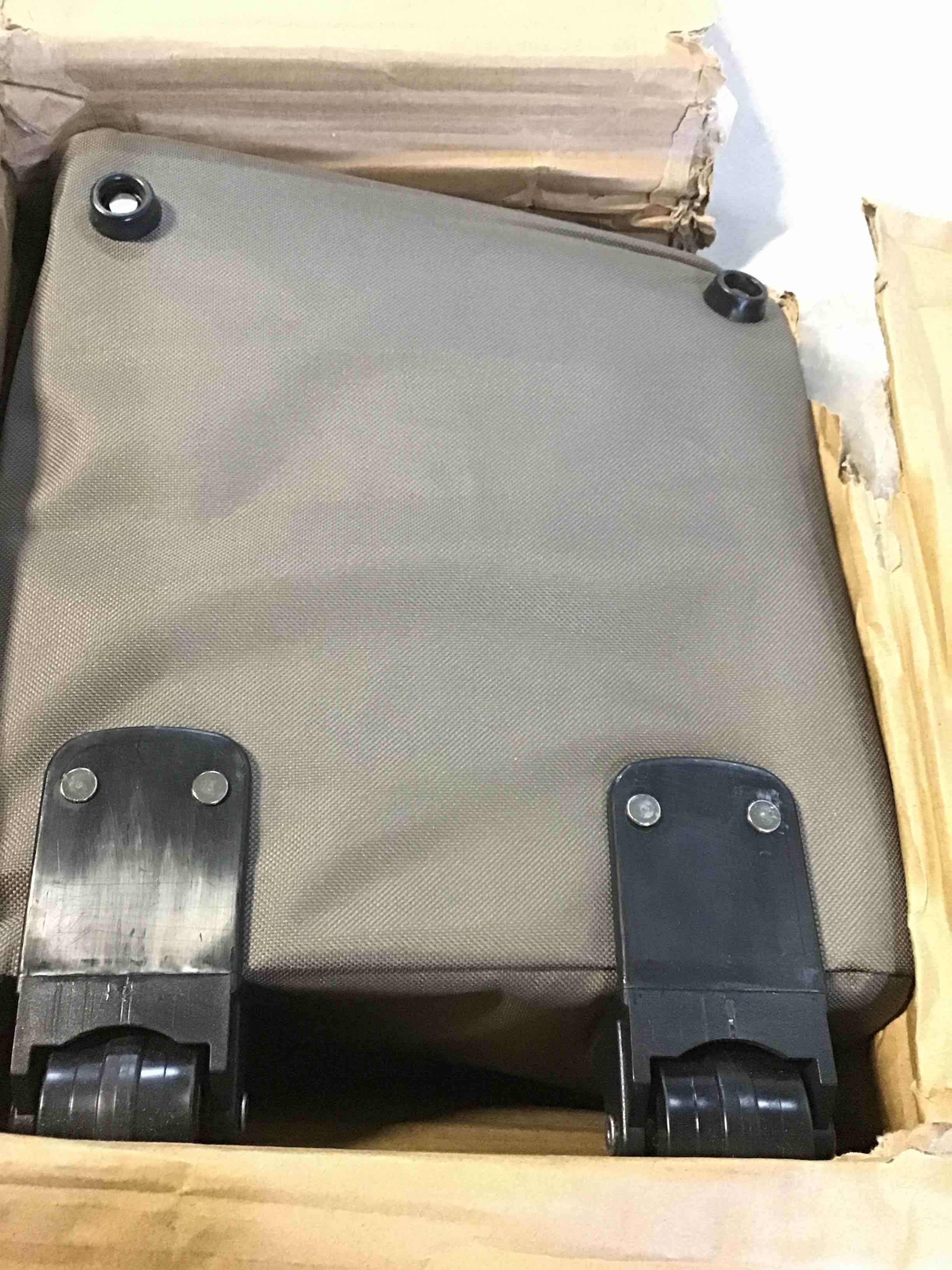 https://s3.amazonaws.com/lotting-images-prod/bidfta/YEL5258493_1695404594064.jpeg