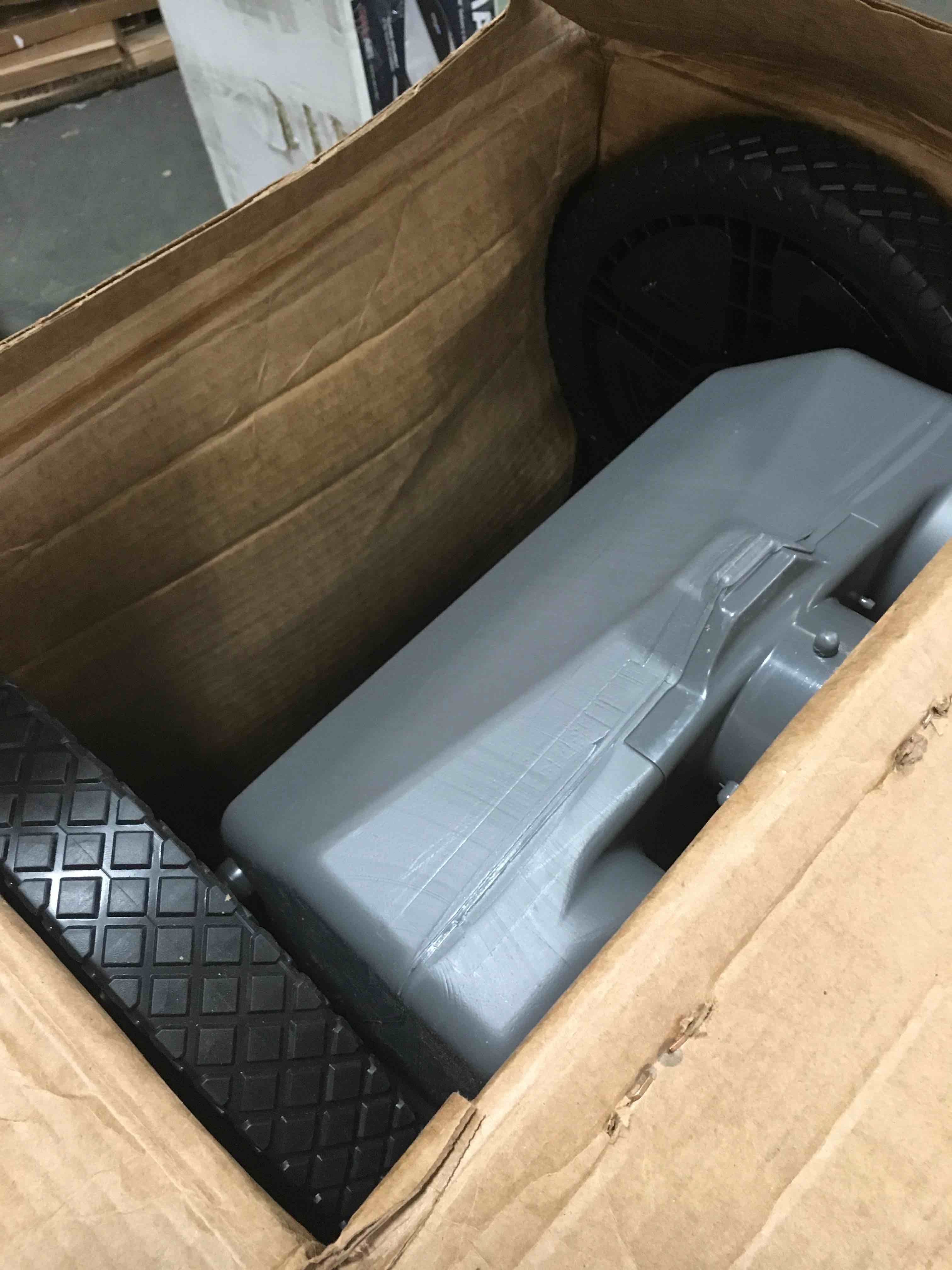 https://s3.amazonaws.com/lotting-images-prod/bidfta/YEL5259992_1695306337877.jpeg