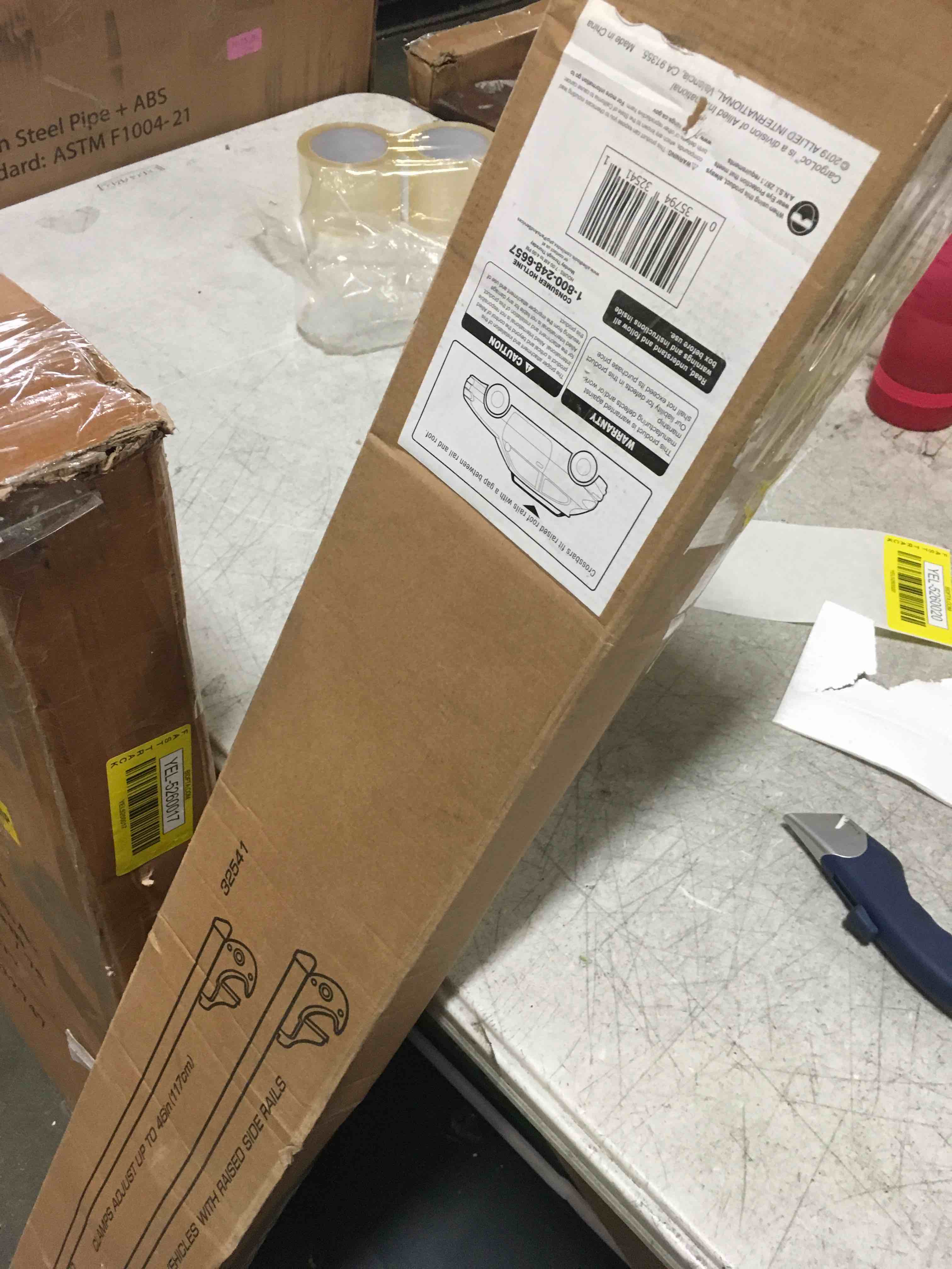 https://s3.amazonaws.com/lotting-images-prod/bidfta/YEL5260020_1695310643643.jpeg