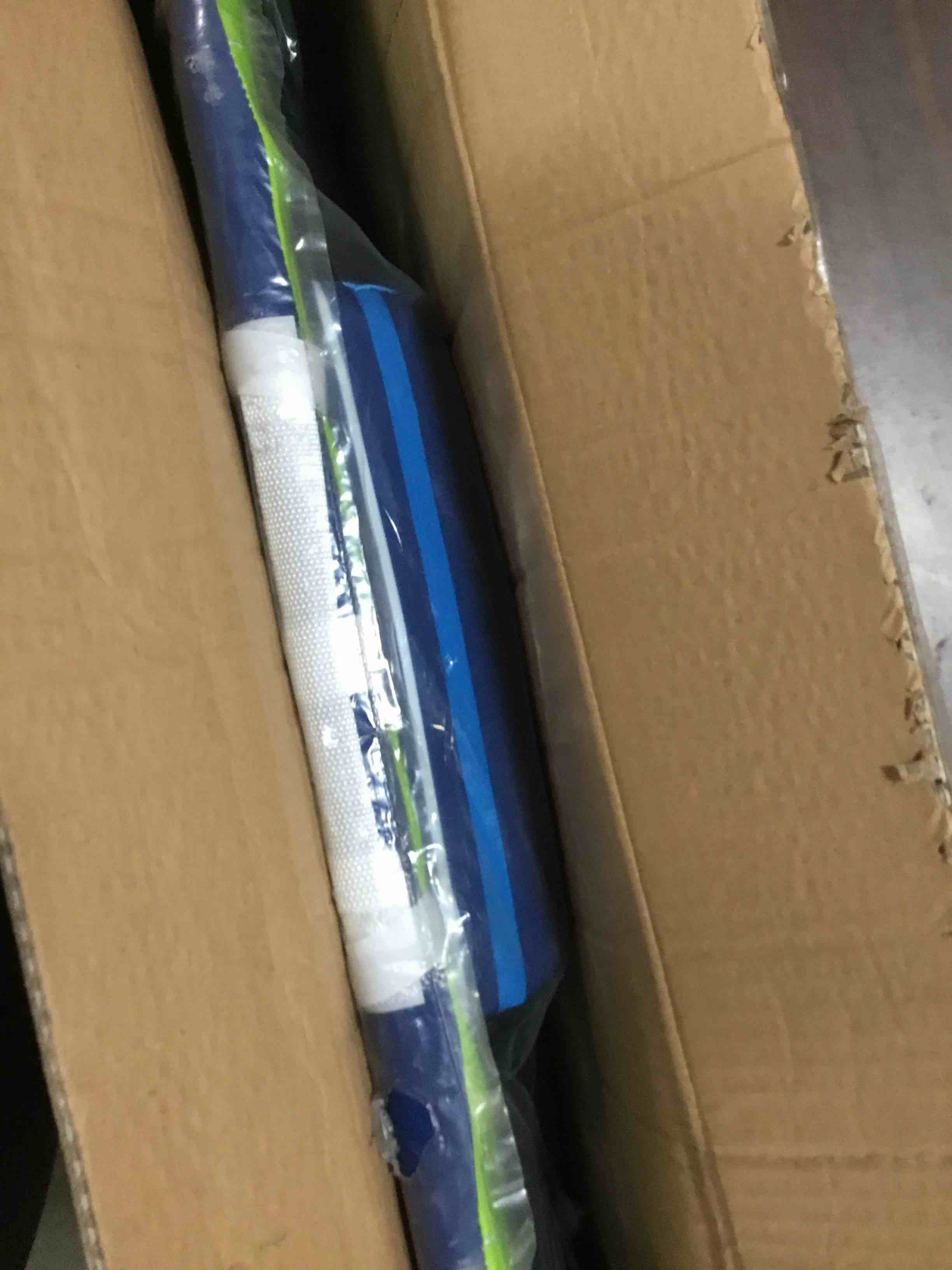 https://s3.amazonaws.com/lotting-images-prod/bidfta/YEL5260207_1695396239631.jpeg