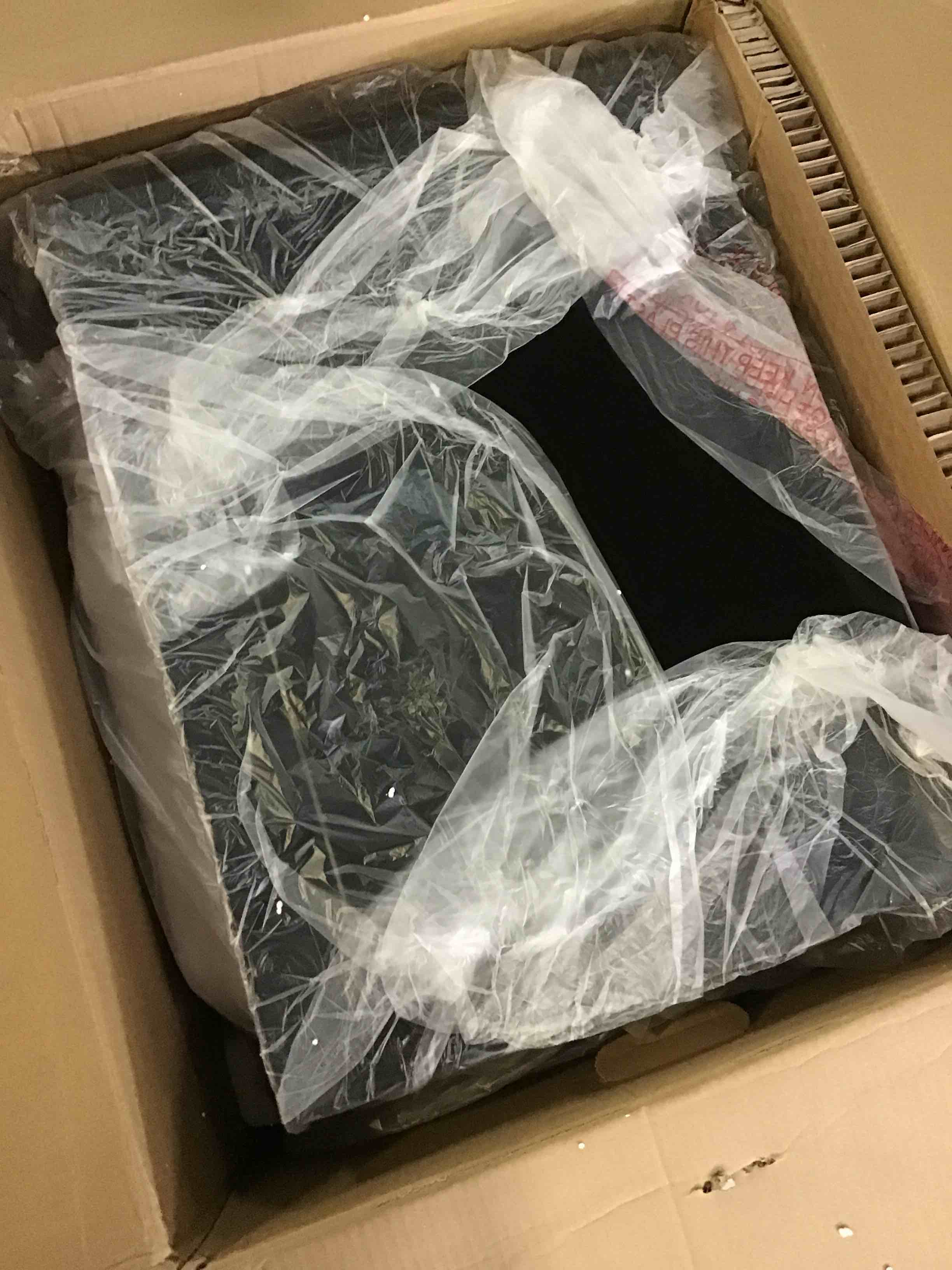 https://s3.amazonaws.com/lotting-images-prod/bidfta/YEL5260389_1695657834657.jpeg