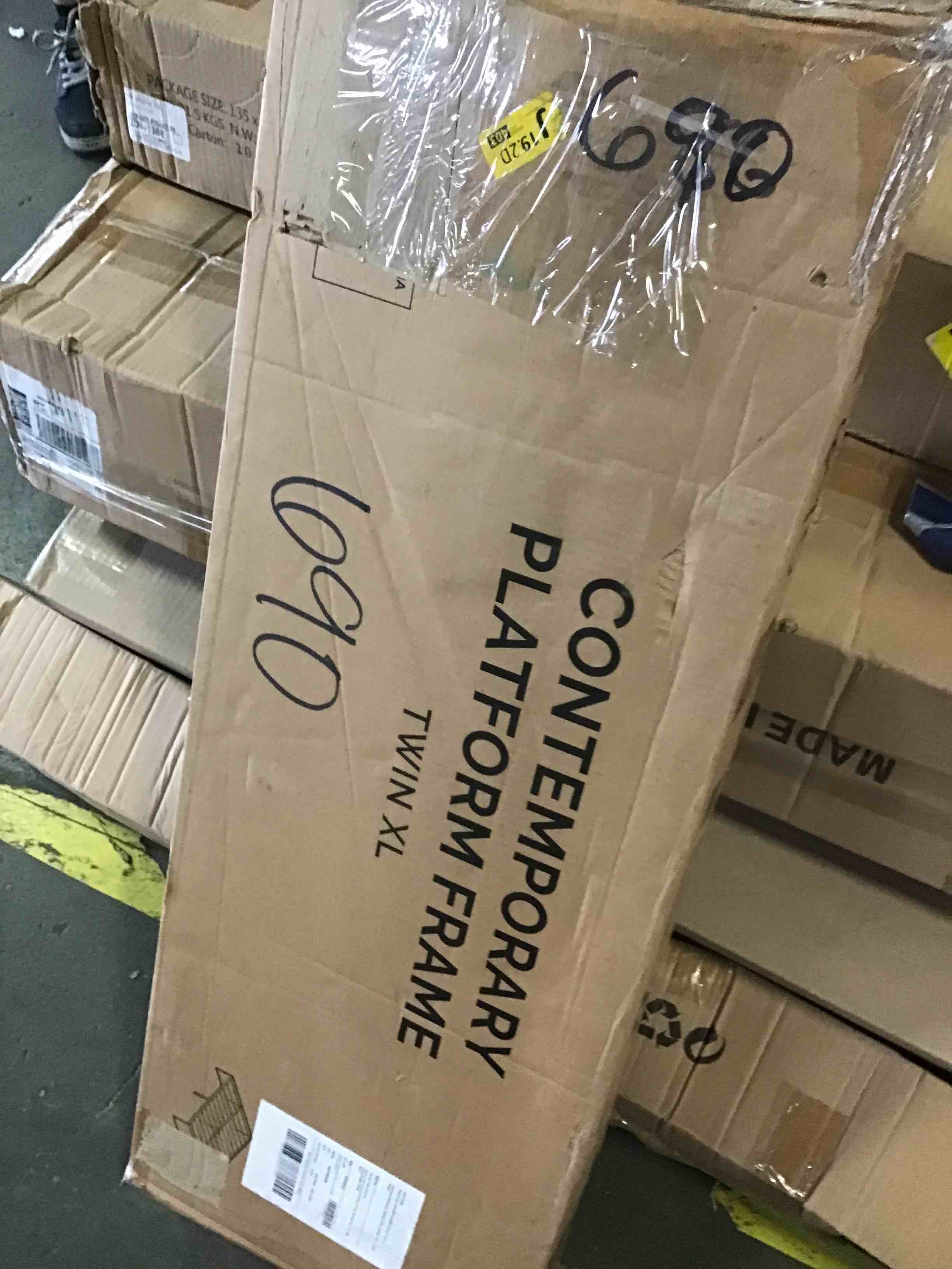 https://s3.amazonaws.com/lotting-images-prod/bidfta/YEL5260858_1695835453408.jpeg
