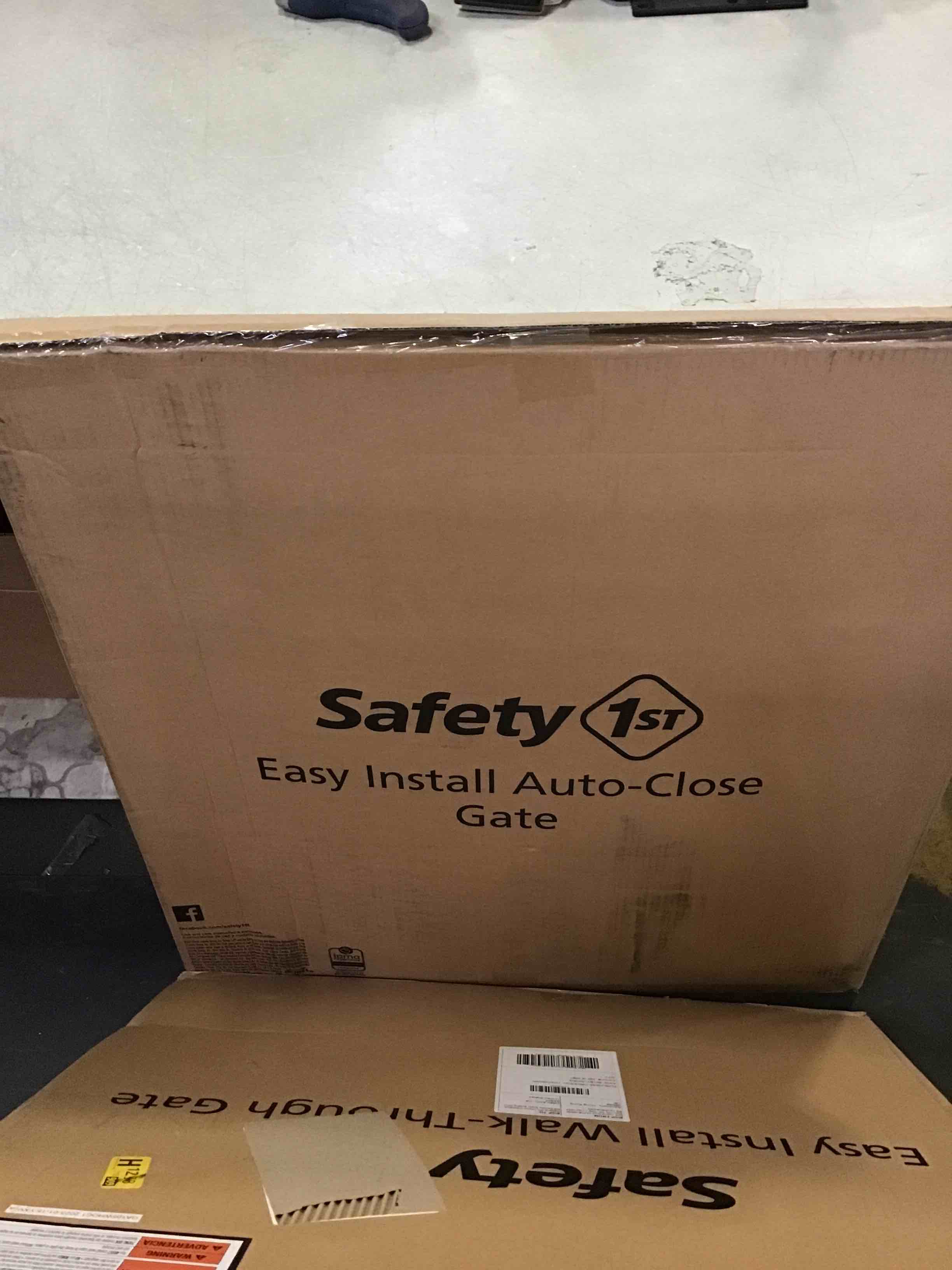 https://s3.amazonaws.com/lotting-images-prod/bidfta/YEL5261294_1695671524394.jpeg