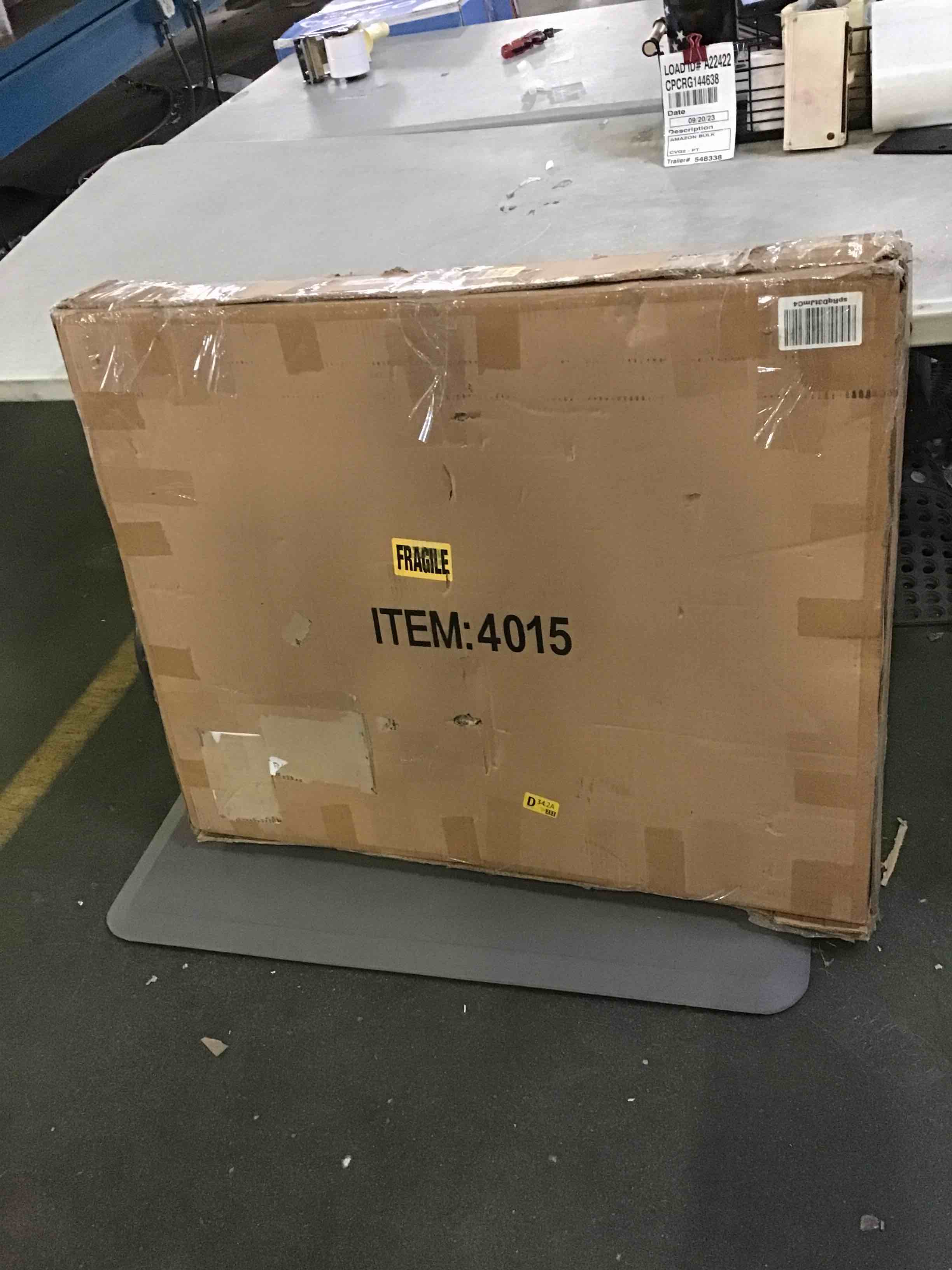 https://s3.amazonaws.com/lotting-images-prod/bidfta/YEL5261328_1695730317461.jpeg