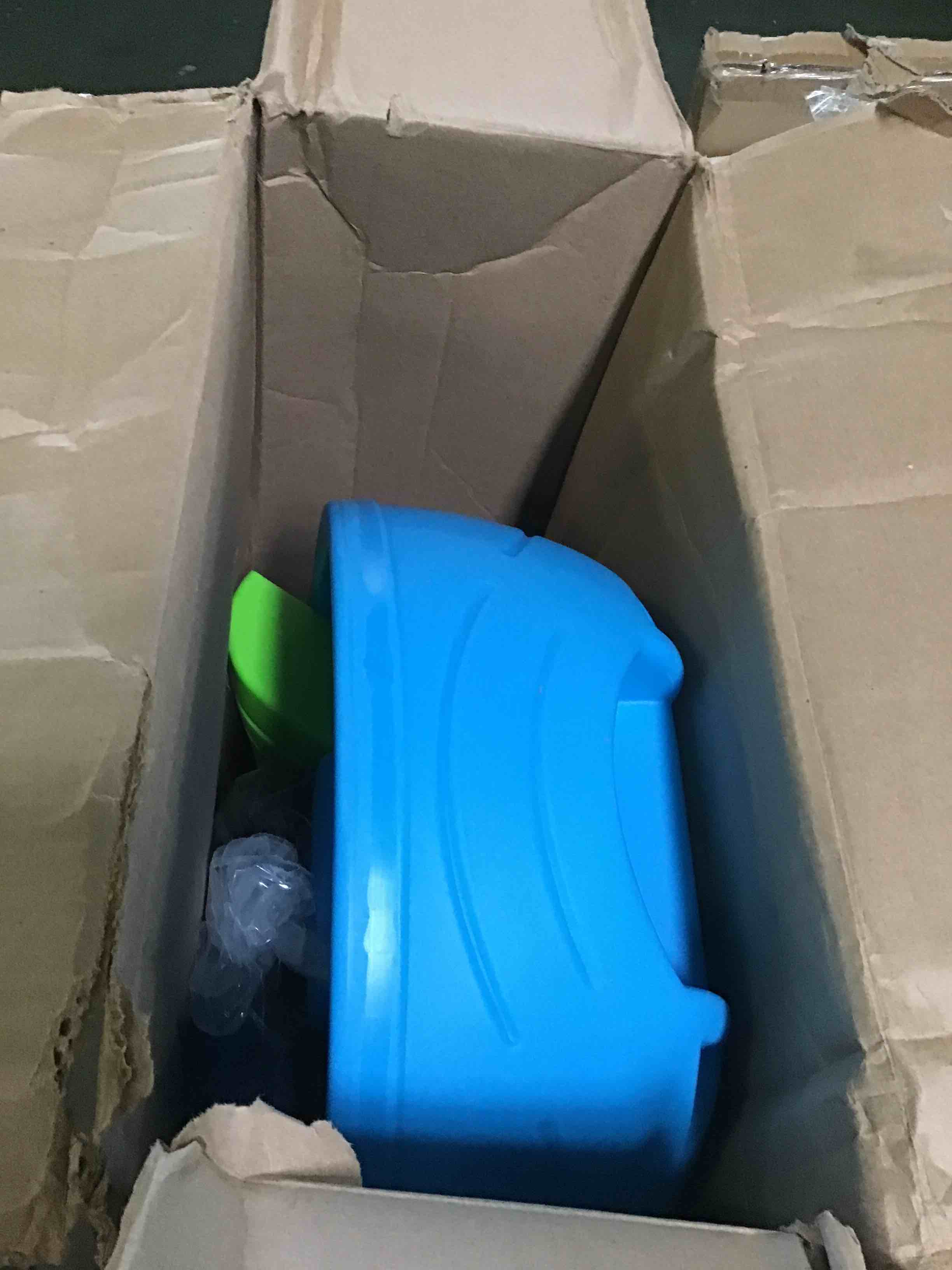 https://s3.amazonaws.com/lotting-images-prod/bidfta/YEL5261402_1695744452197.jpeg
