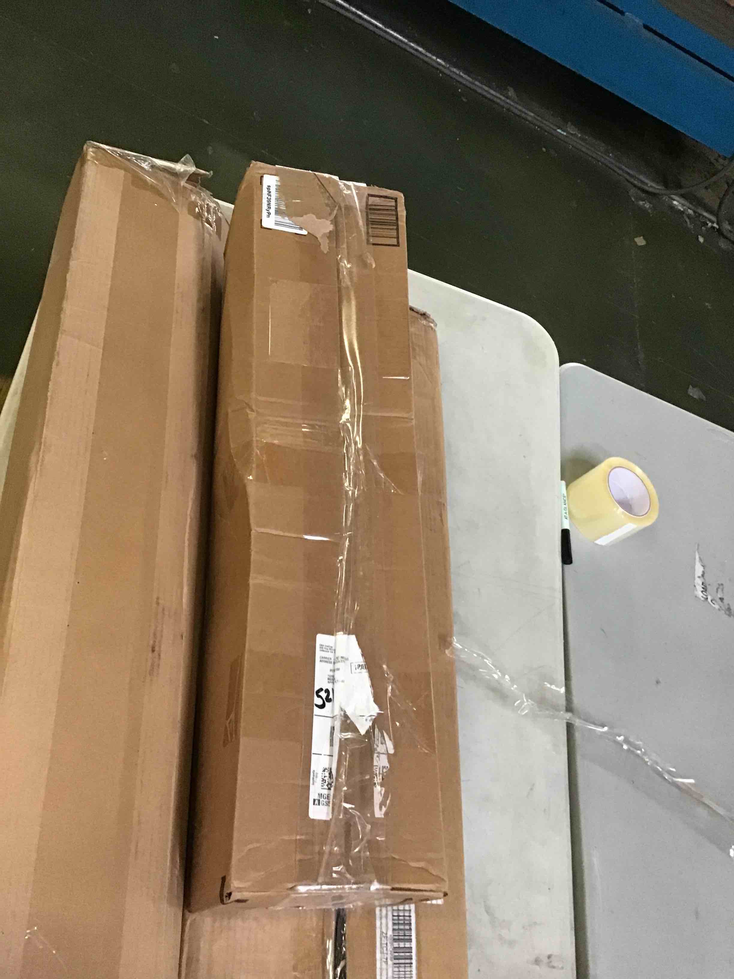 https://s3.amazonaws.com/lotting-images-prod/bidfta/YEL5261478_1695757828527.jpeg