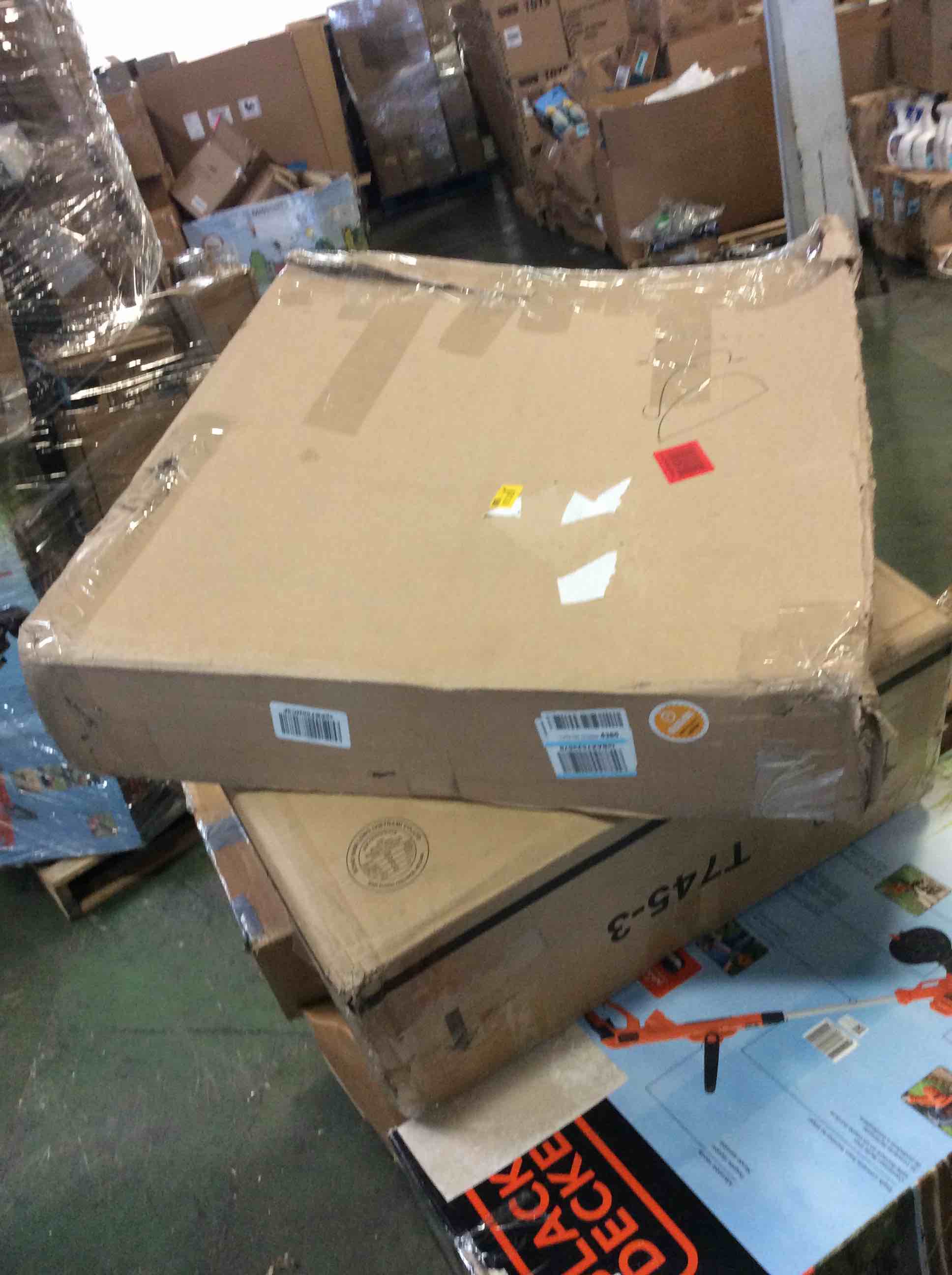 https://s3.amazonaws.com/lotting-images-prod/bidfta/YEL5261842_1696267094885.jpeg