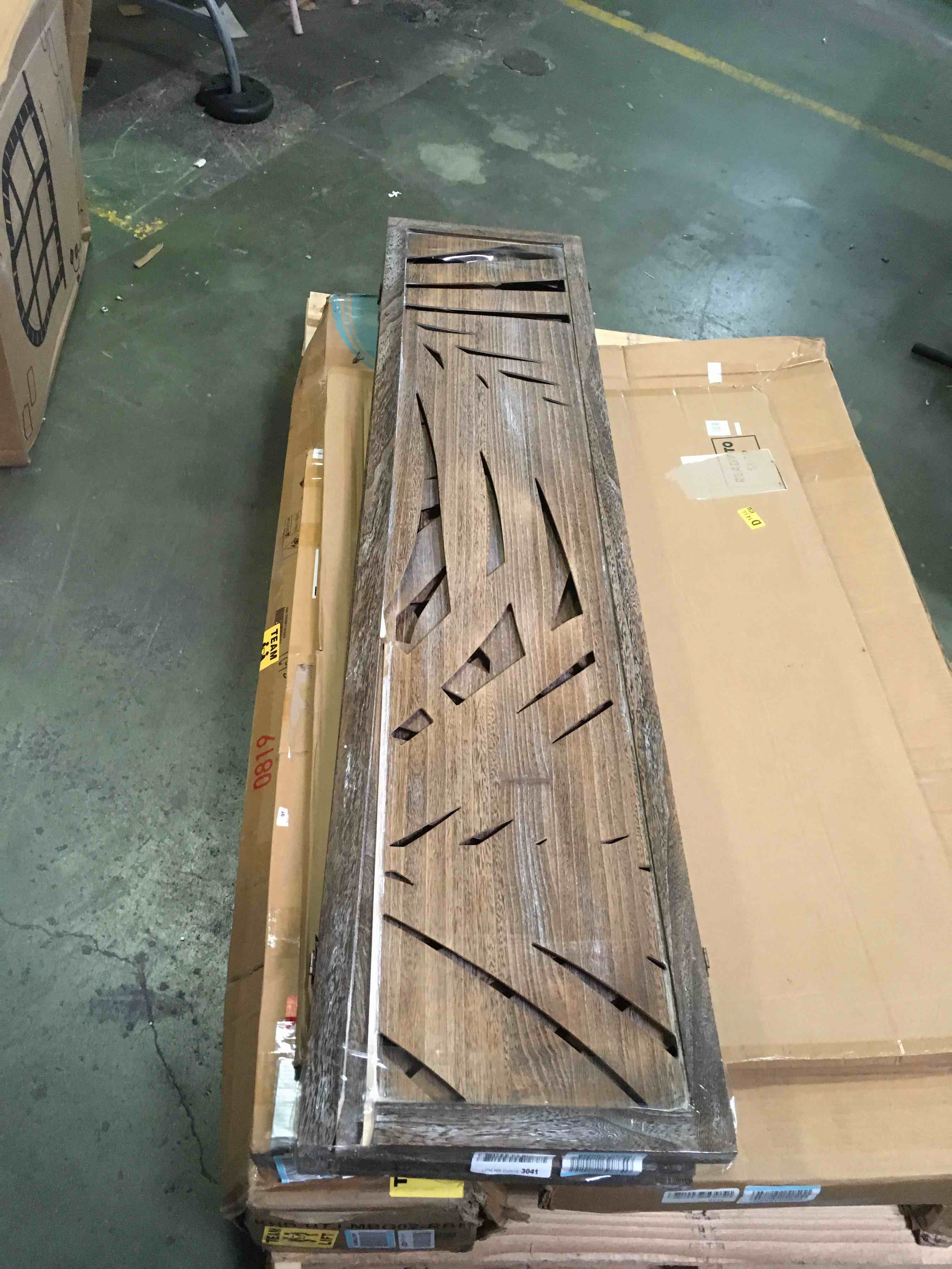 https://s3.amazonaws.com/lotting-images-prod/bidfta/YEL5262017_1696345988619.jpeg