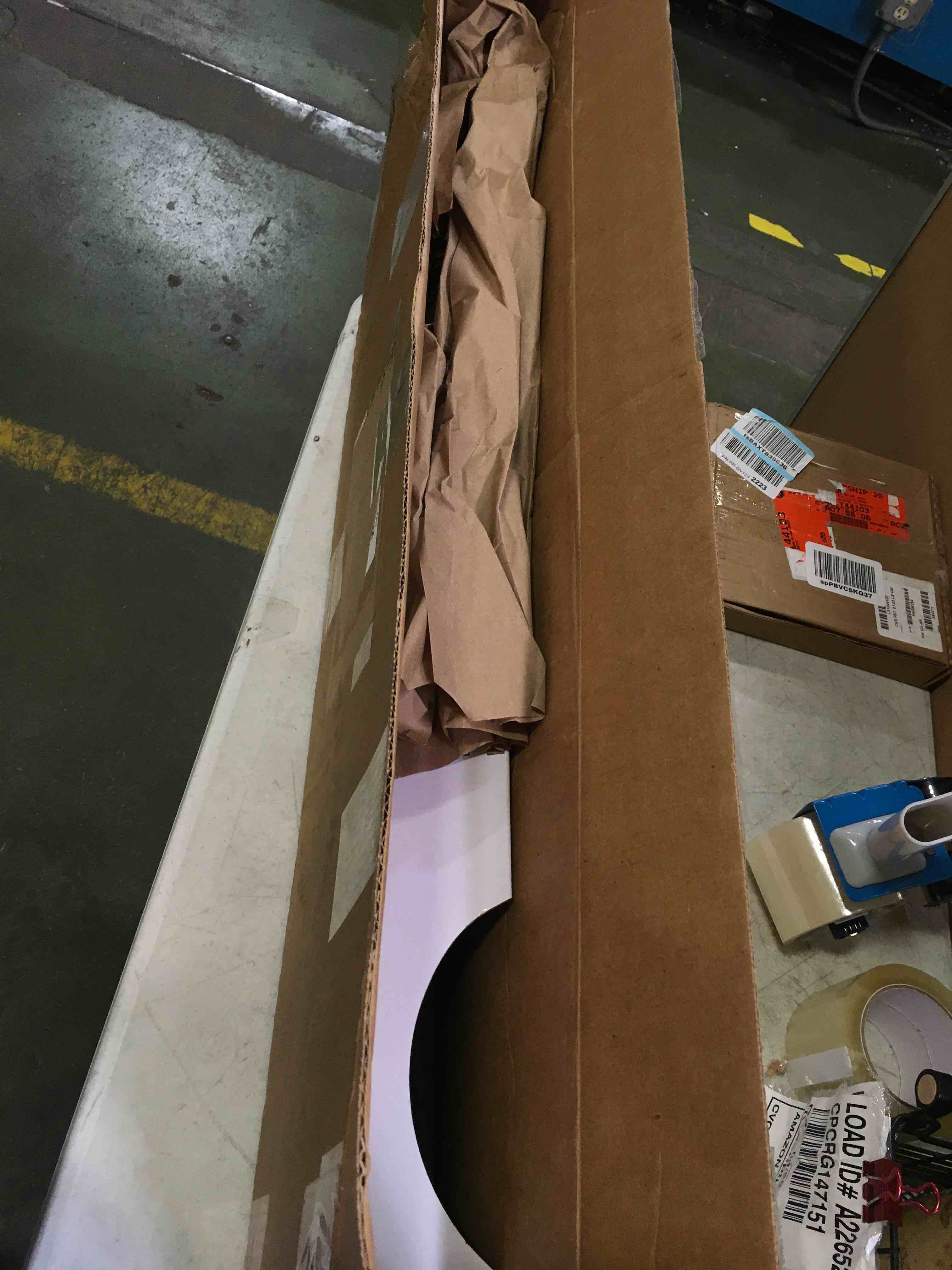 https://s3.amazonaws.com/lotting-images-prod/bidfta/YEL5262104_1696358548747.jpeg