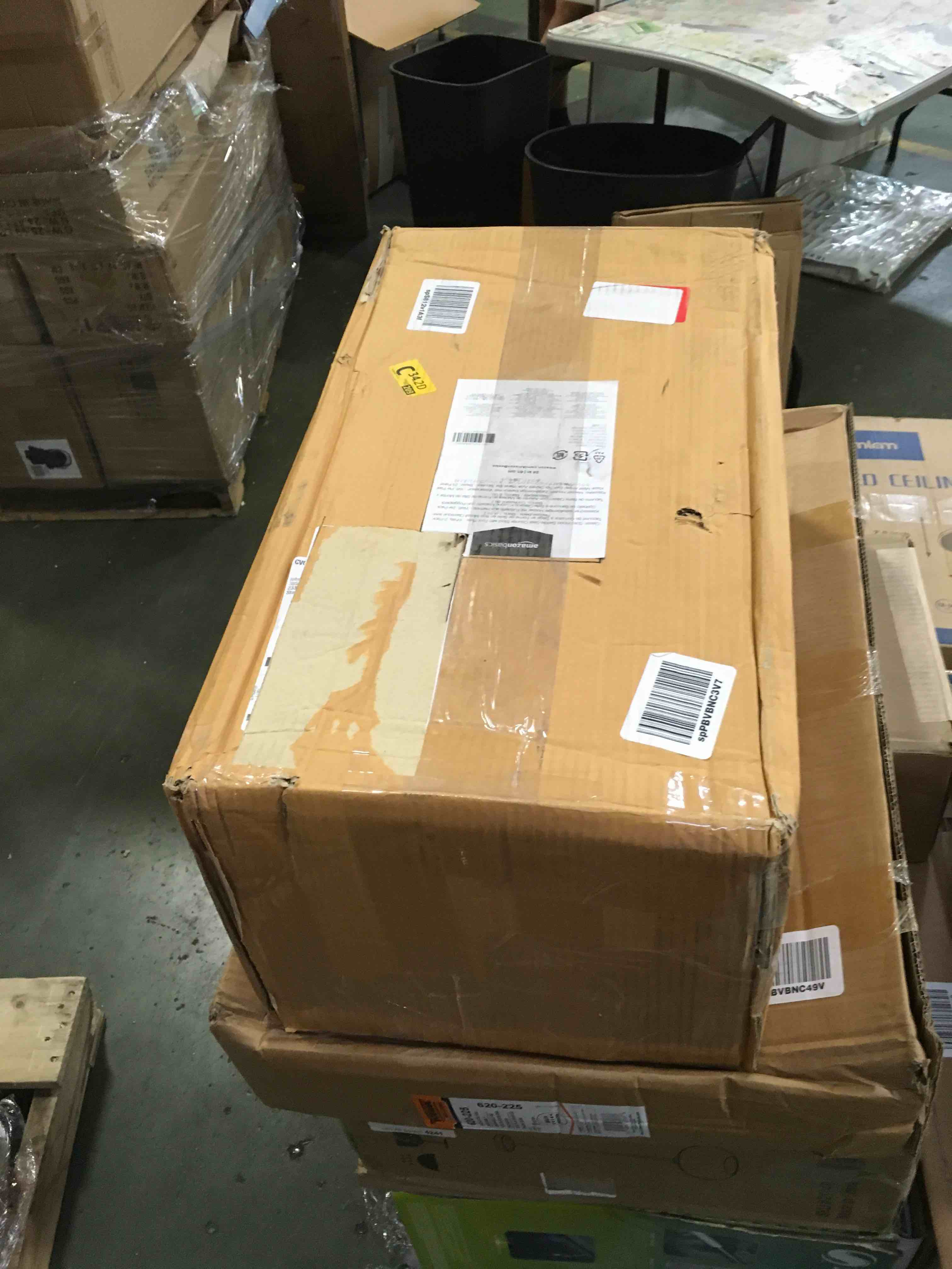 https://s3.amazonaws.com/lotting-images-prod/bidfta/YEL5262161_1696420834031.jpeg