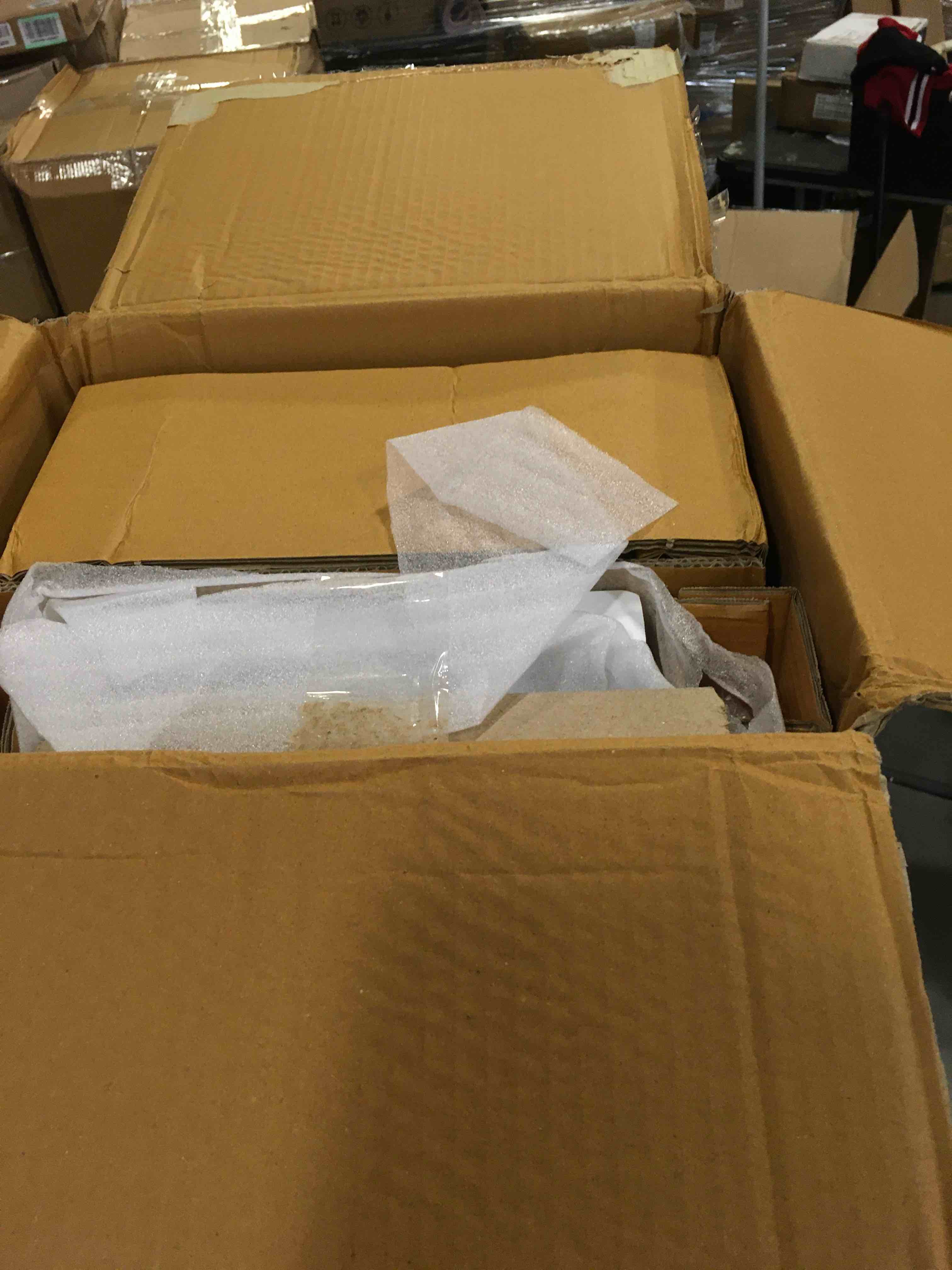 https://s3.amazonaws.com/lotting-images-prod/bidfta/YEL5262161_1696420867678.jpeg