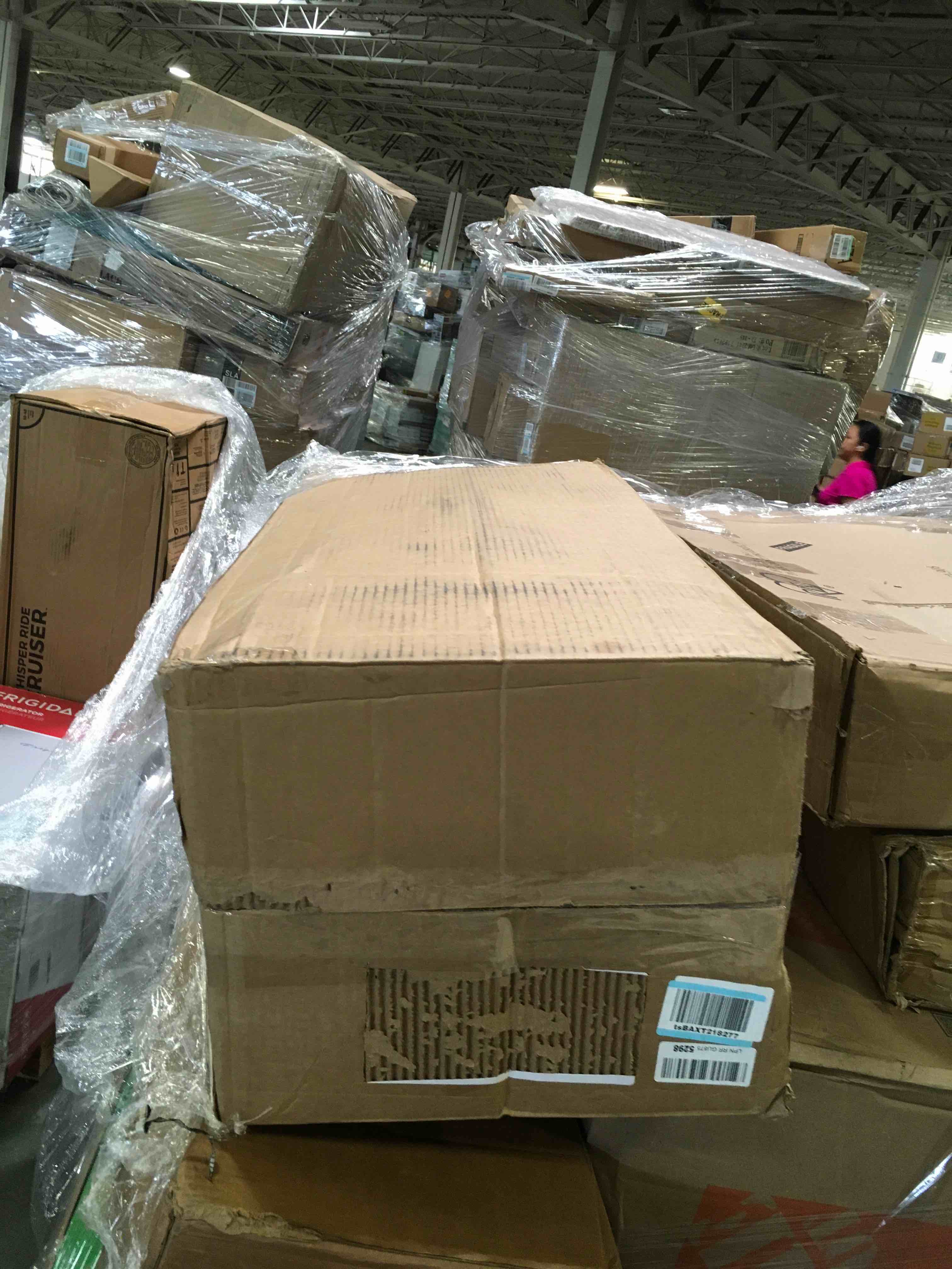 https://s3.amazonaws.com/lotting-images-prod/bidfta/YEL5262244_1696432828778.jpeg
