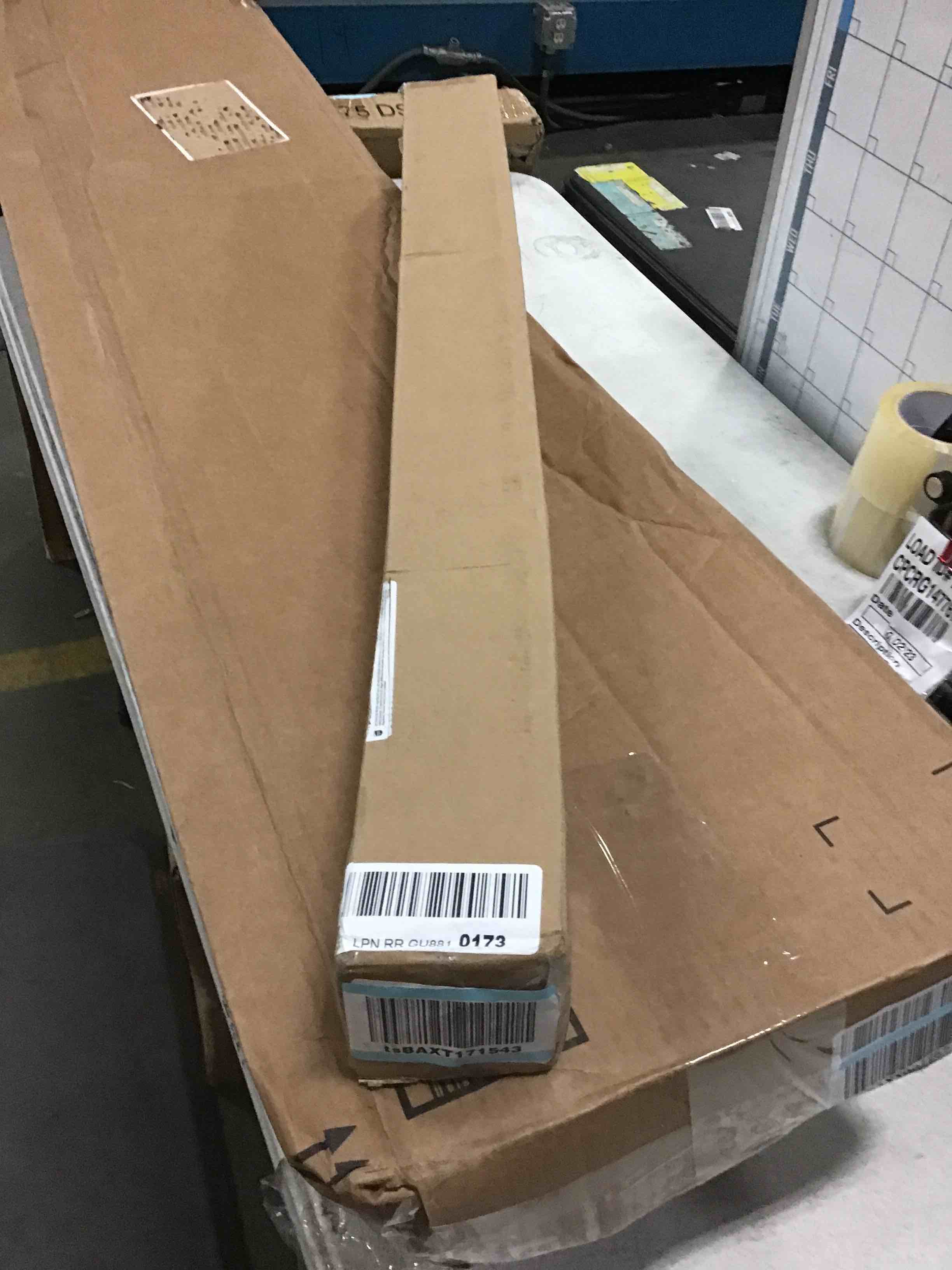 https://s3.amazonaws.com/lotting-images-prod/bidfta/YEL5262359_1696506465506.jpeg