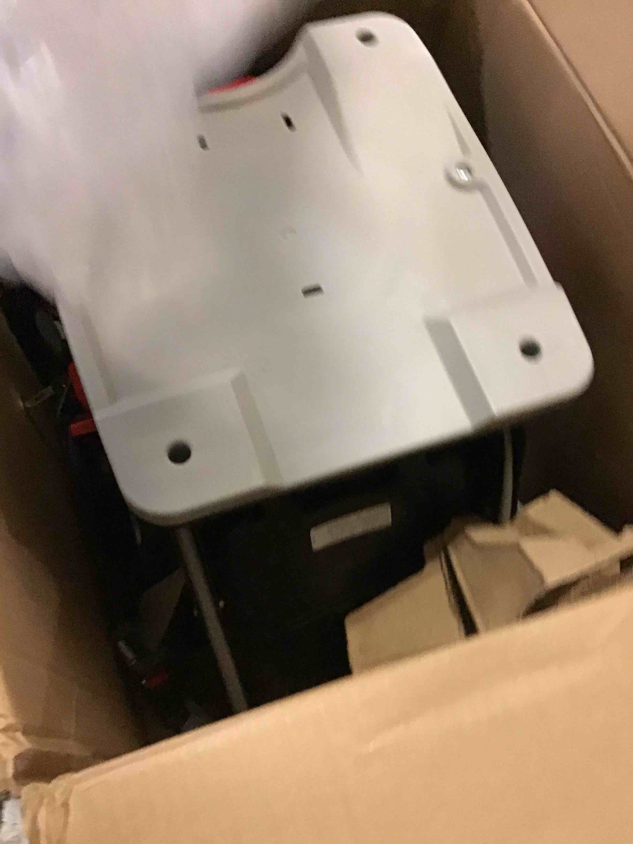 https://s3.amazonaws.com/lotting-images-prod/bidfta/YEL5264634_1691060434528.jpeg