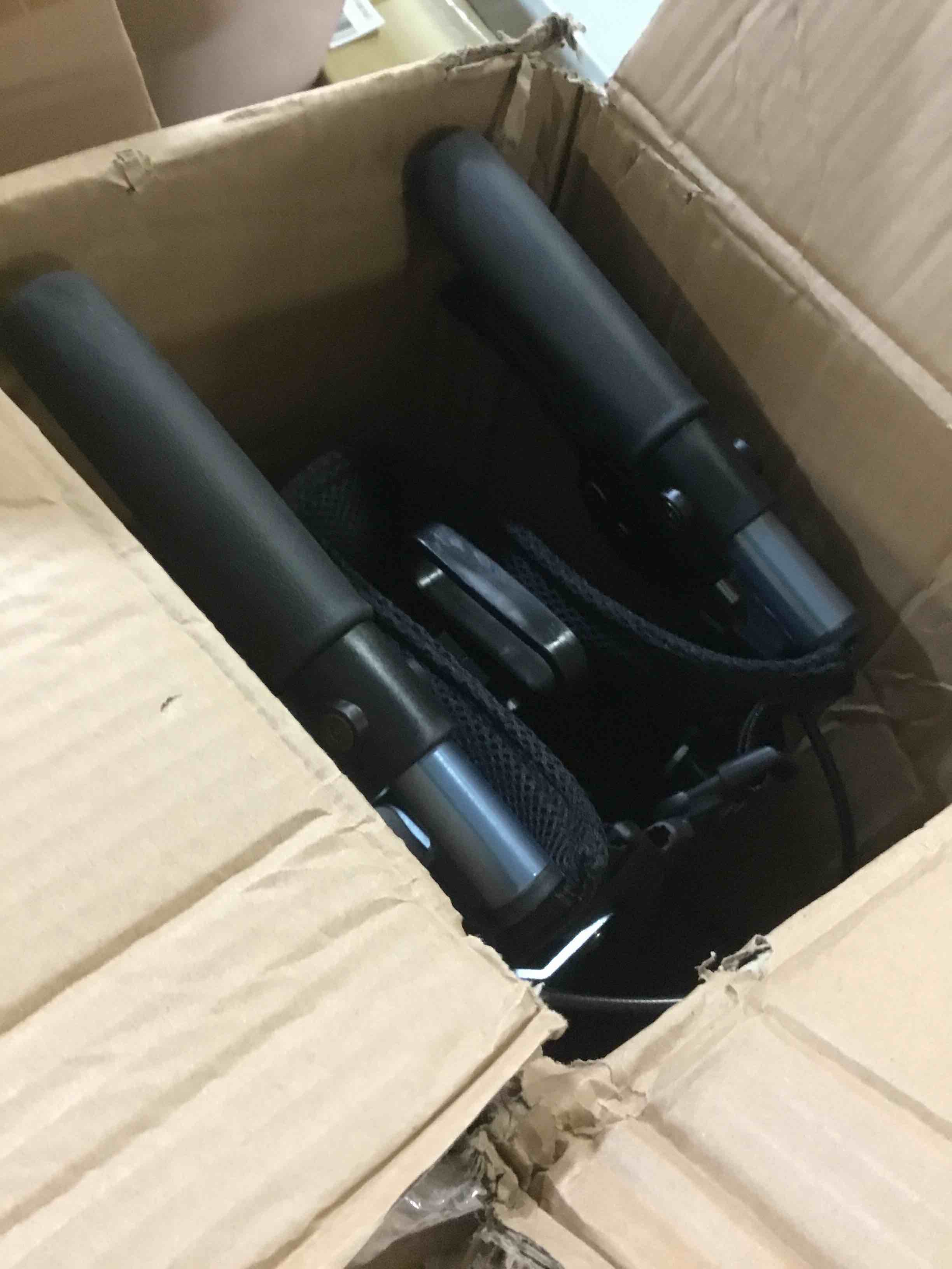 https://s3.amazonaws.com/lotting-images-prod/bidfta/YEL5265199_1691424676175.jpeg