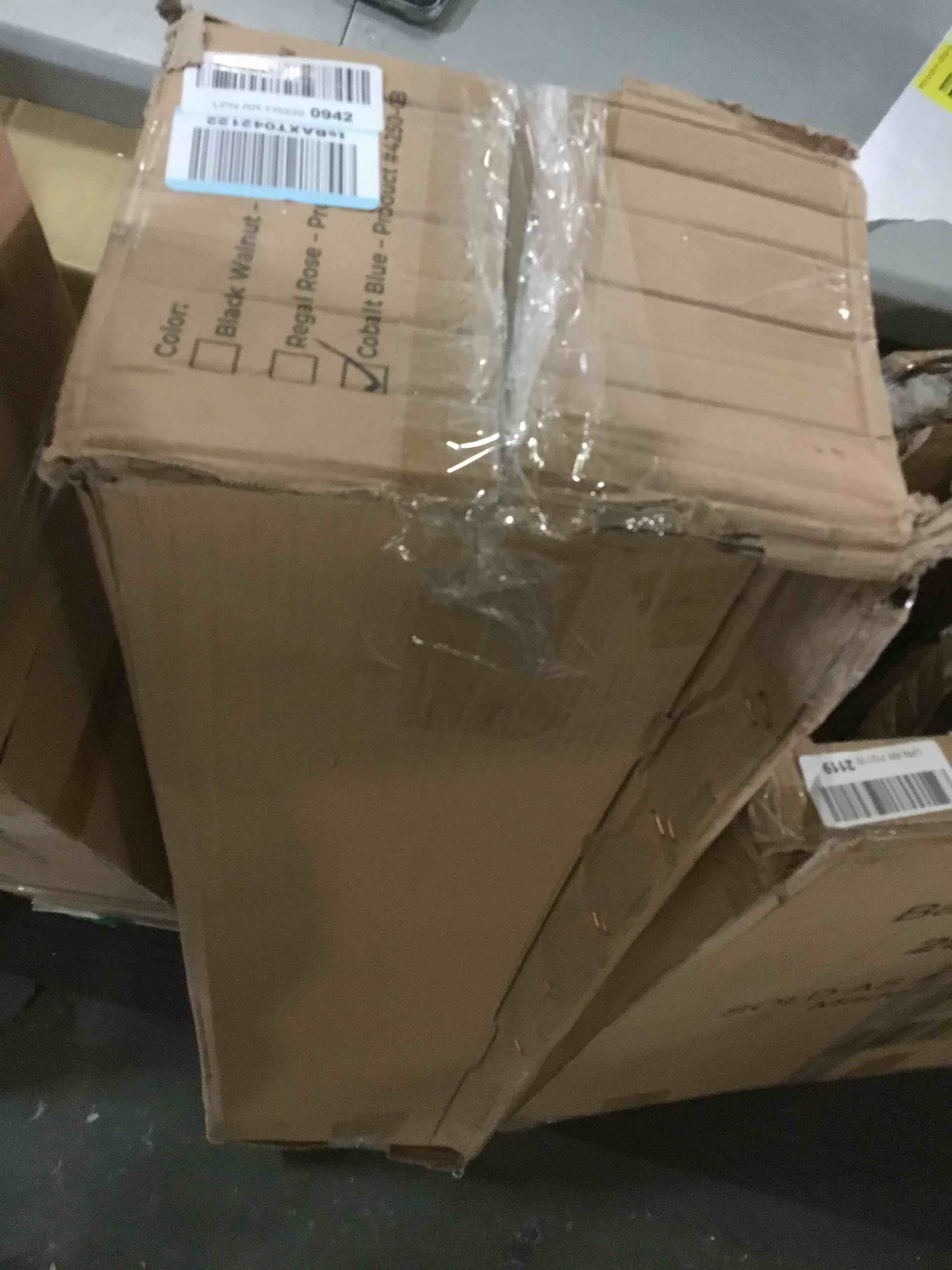 https://s3.amazonaws.com/lotting-images-prod/bidfta/YEL5265199_1691424696305.jpeg