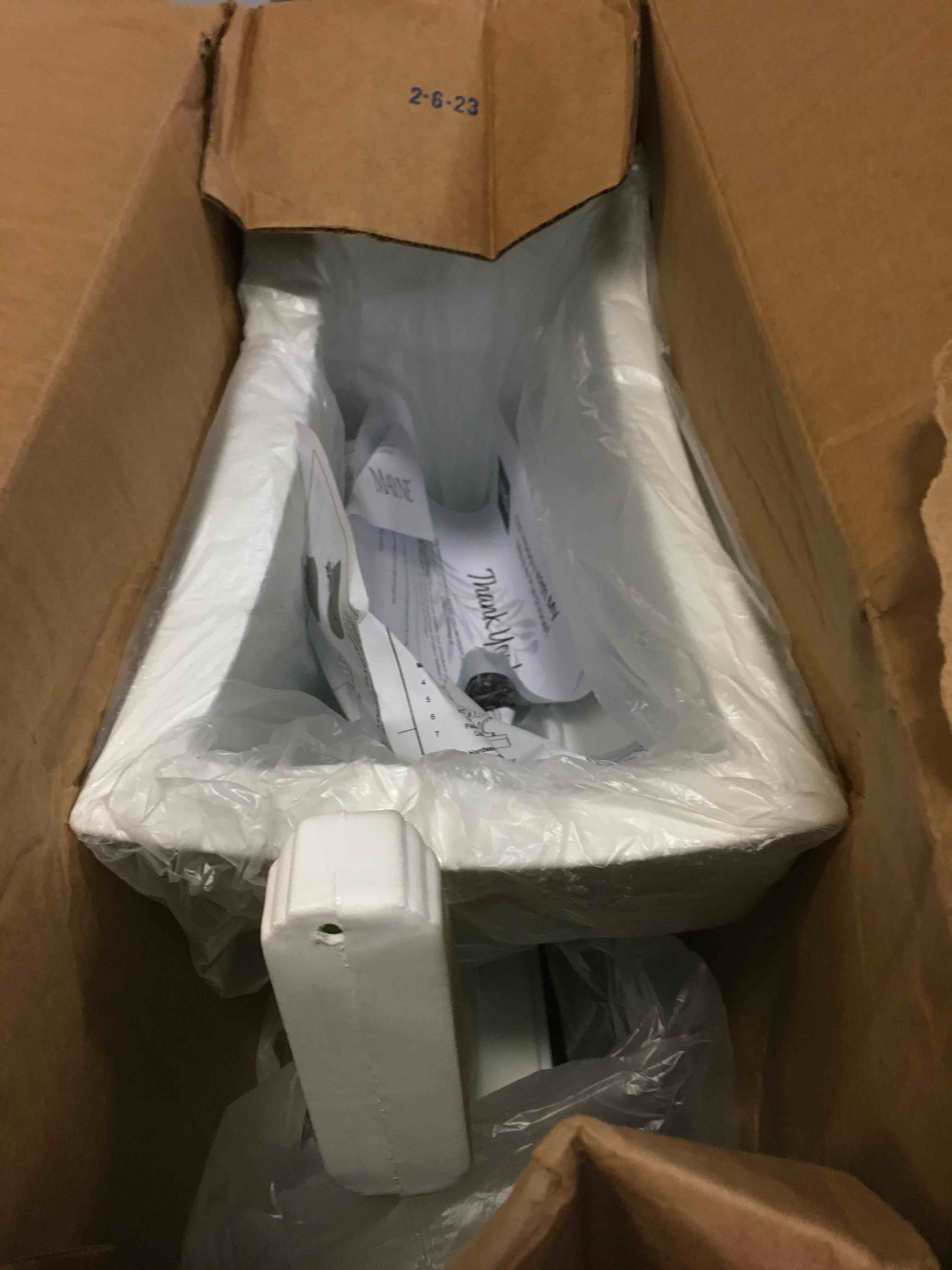 https://s3.amazonaws.com/lotting-images-prod/bidfta/YEL5265714_1690558867796.jpeg