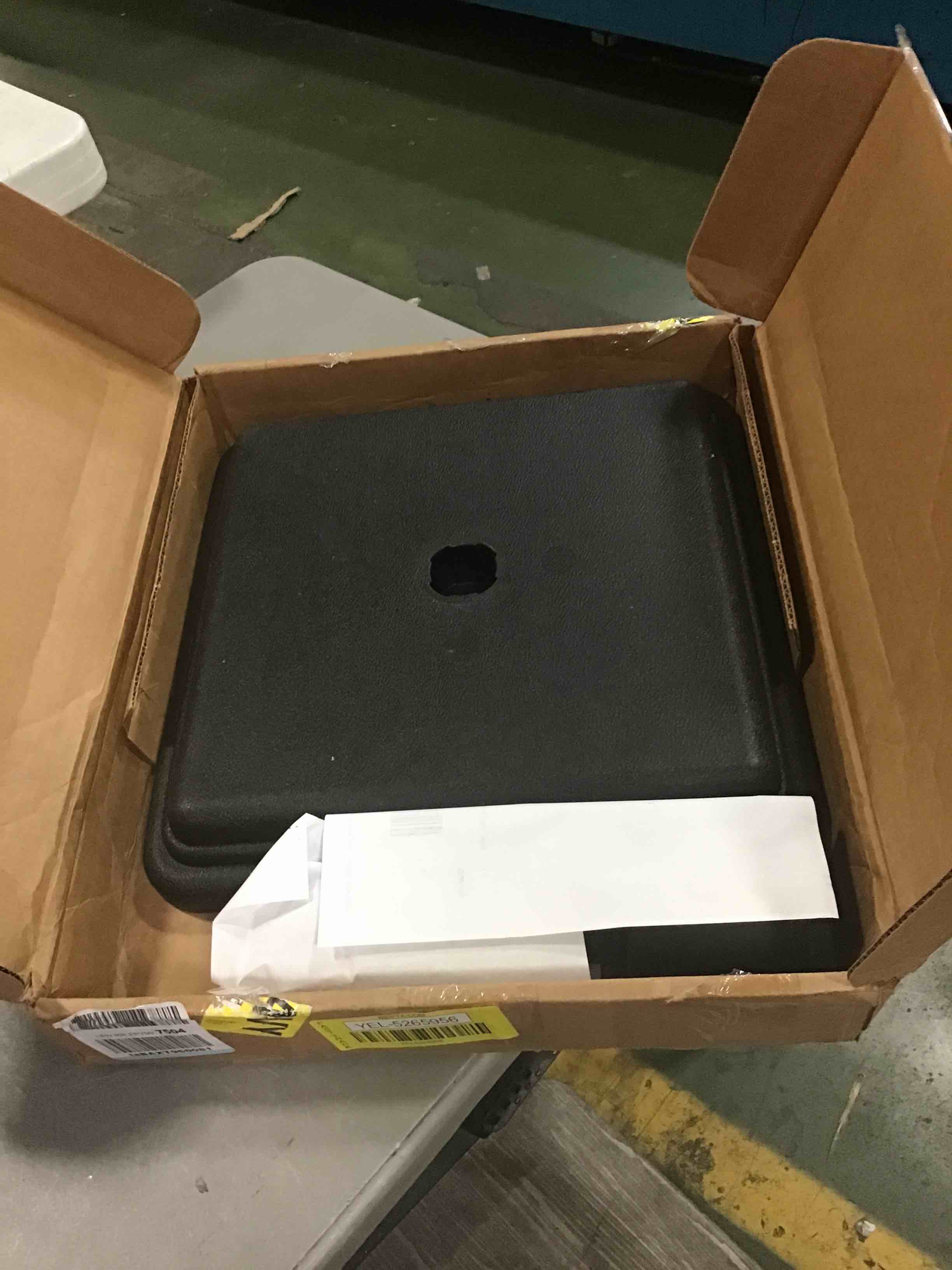 https://s3.amazonaws.com/lotting-images-prod/bidfta/YEL5265956_1690890664544.jpeg