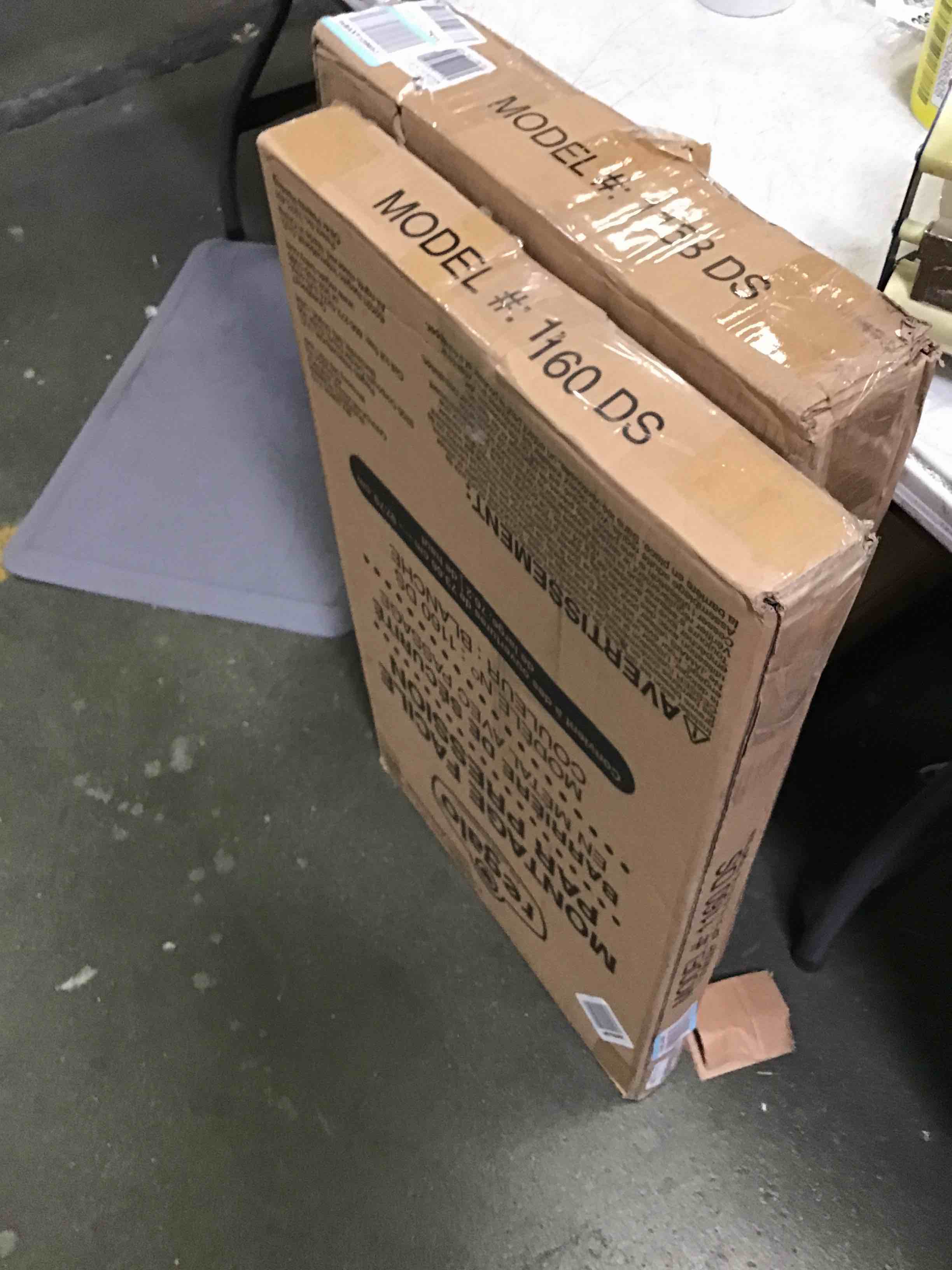 https://s3.amazonaws.com/lotting-images-prod/bidfta/YEL5266293_1691007469758.jpeg