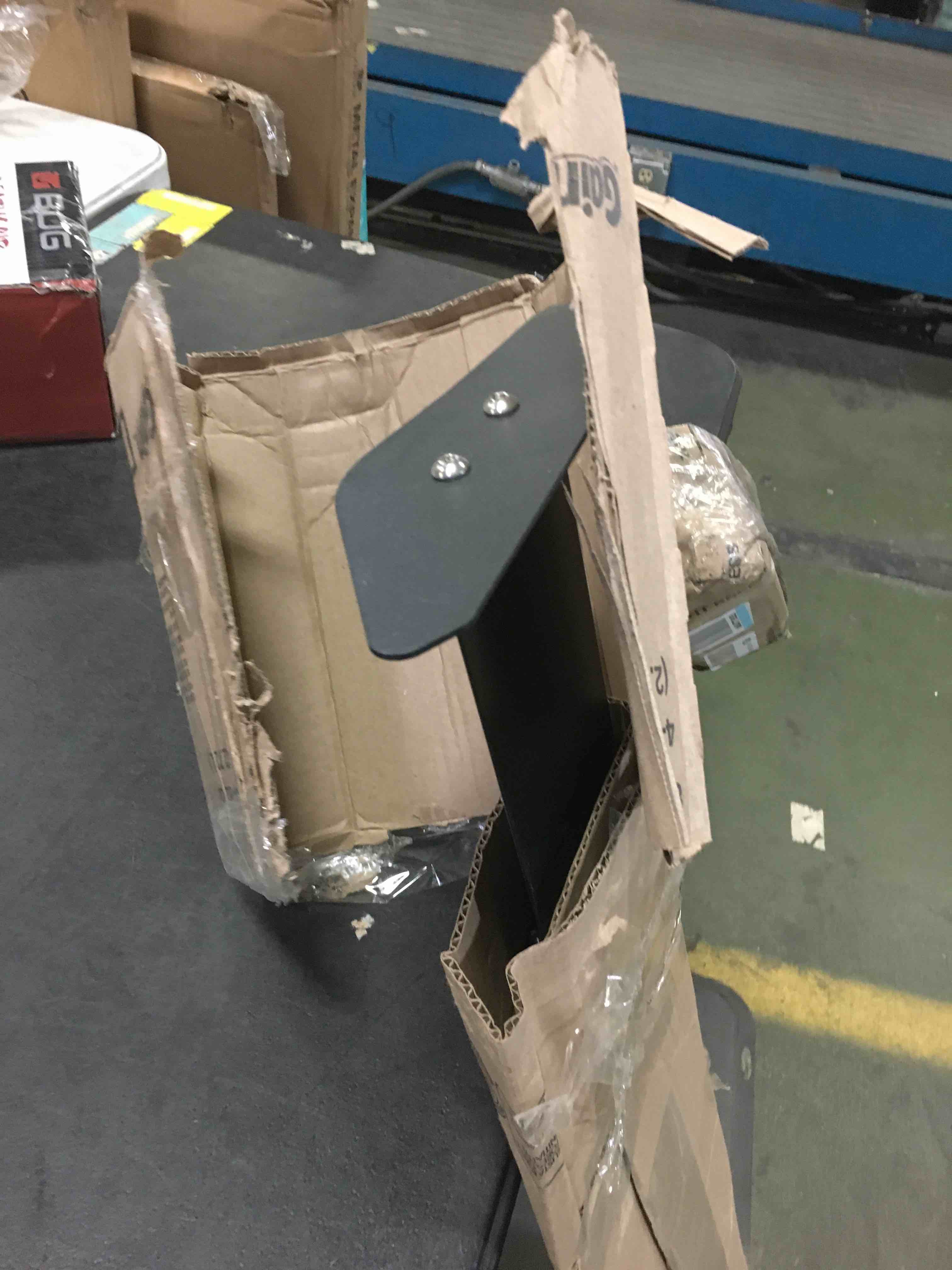 https://s3.amazonaws.com/lotting-images-prod/bidfta/YEL5266325_1691065057605.jpeg