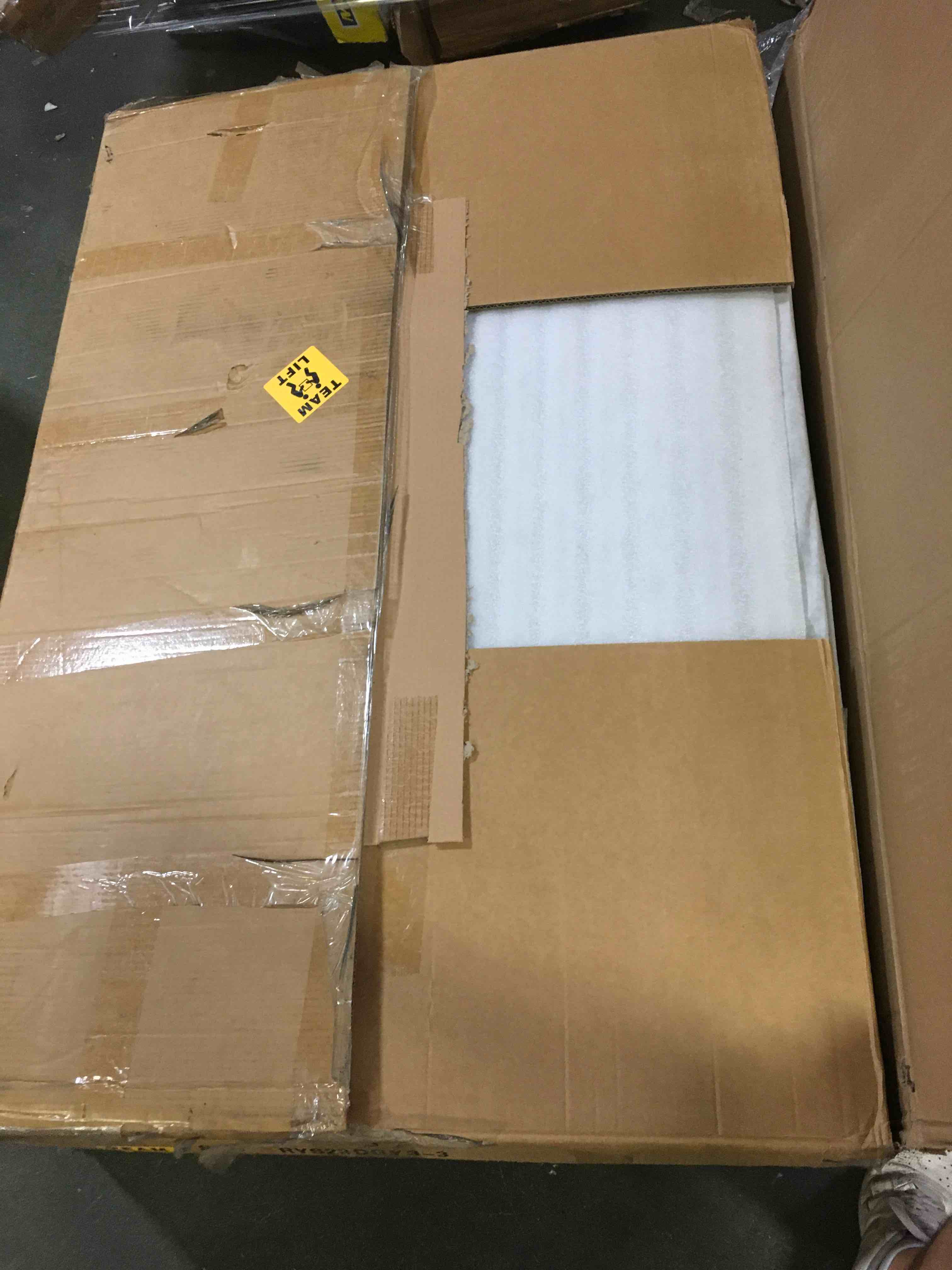 https://s3.amazonaws.com/lotting-images-prod/bidfta/YEL5266340_1691068046756.jpeg