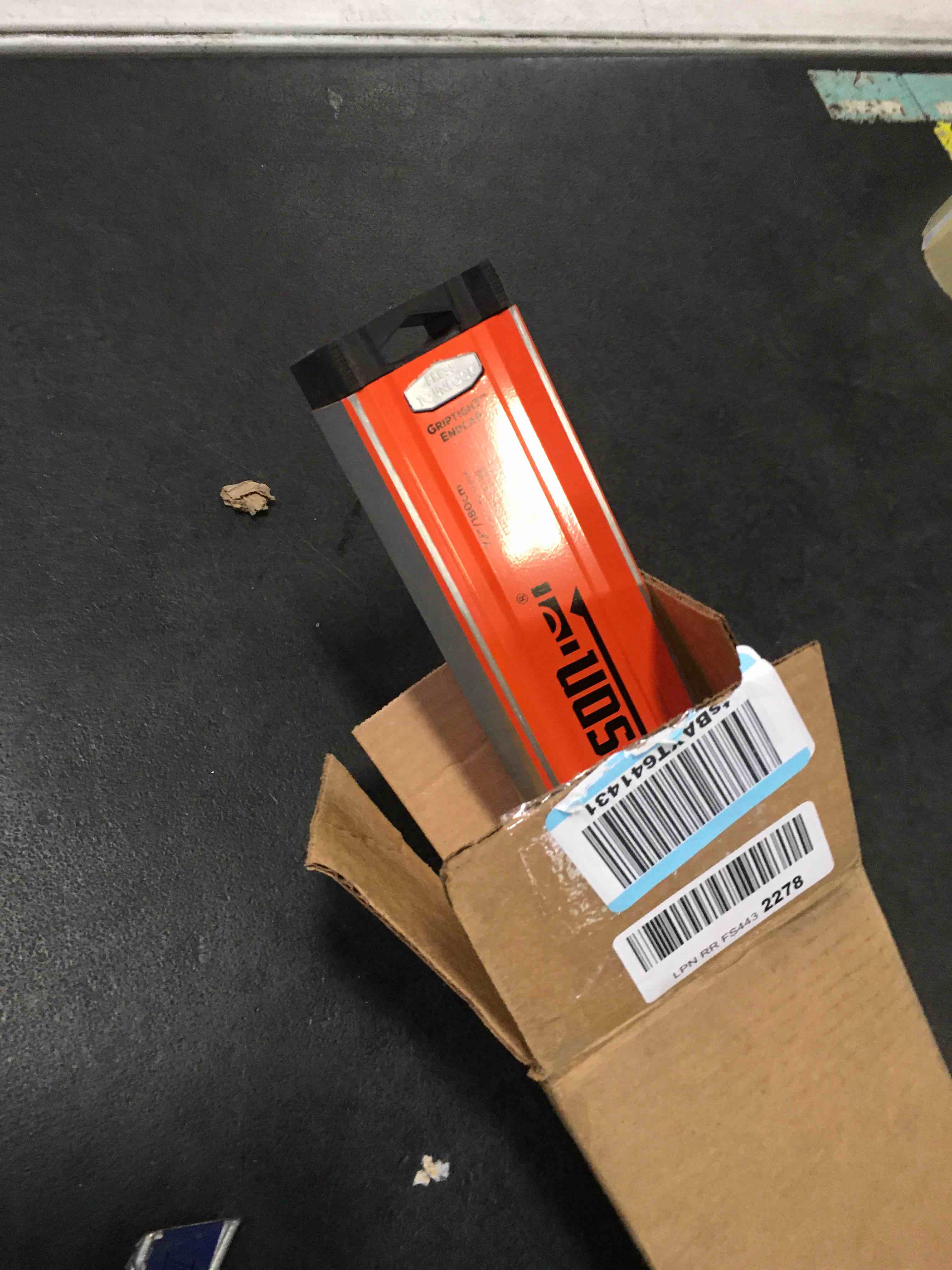 https://s3.amazonaws.com/lotting-images-prod/bidfta/YEL5266345_1691069521677.jpeg