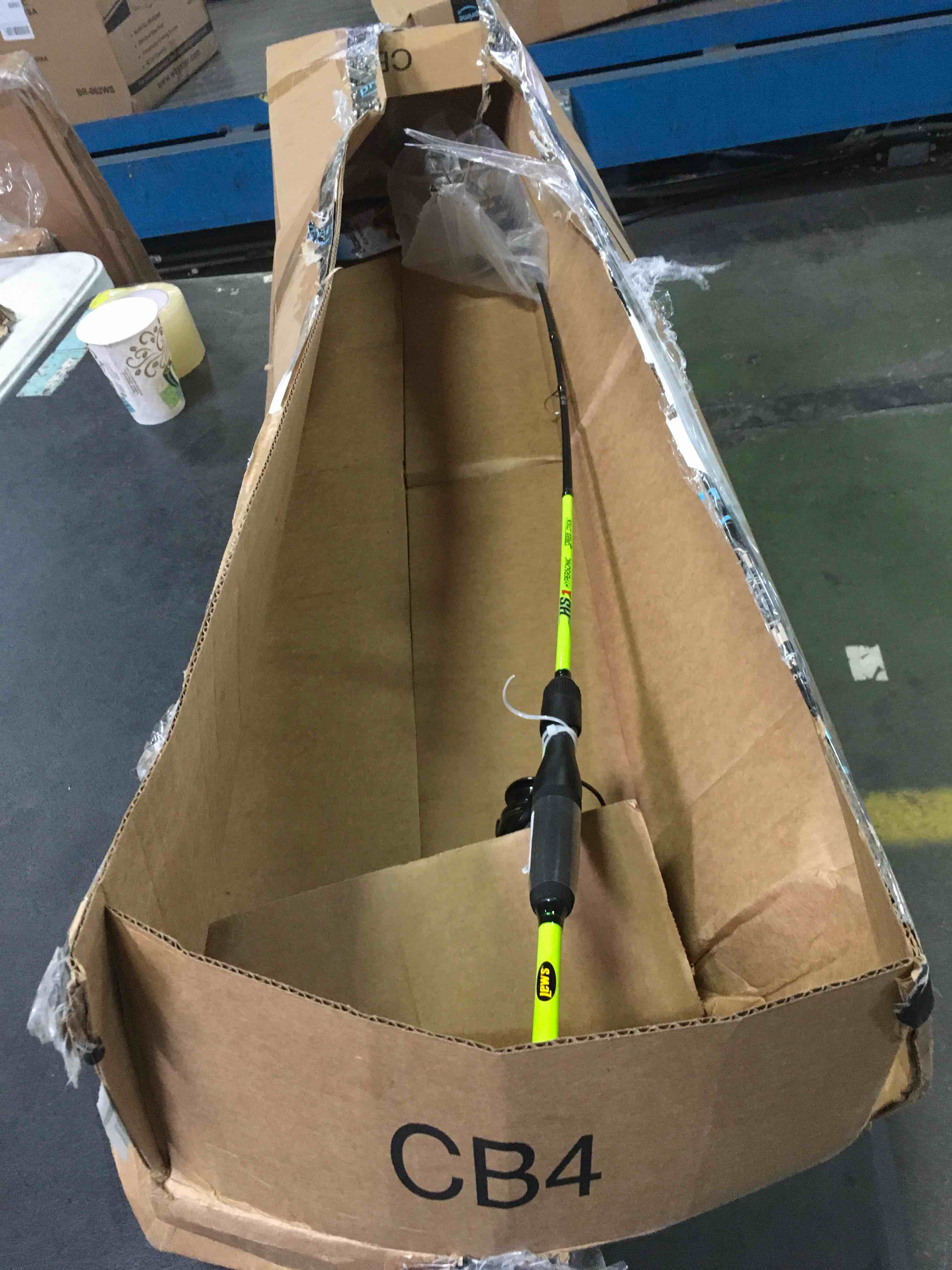 https://s3.amazonaws.com/lotting-images-prod/bidfta/YEL5266355_1691072389550.jpeg
