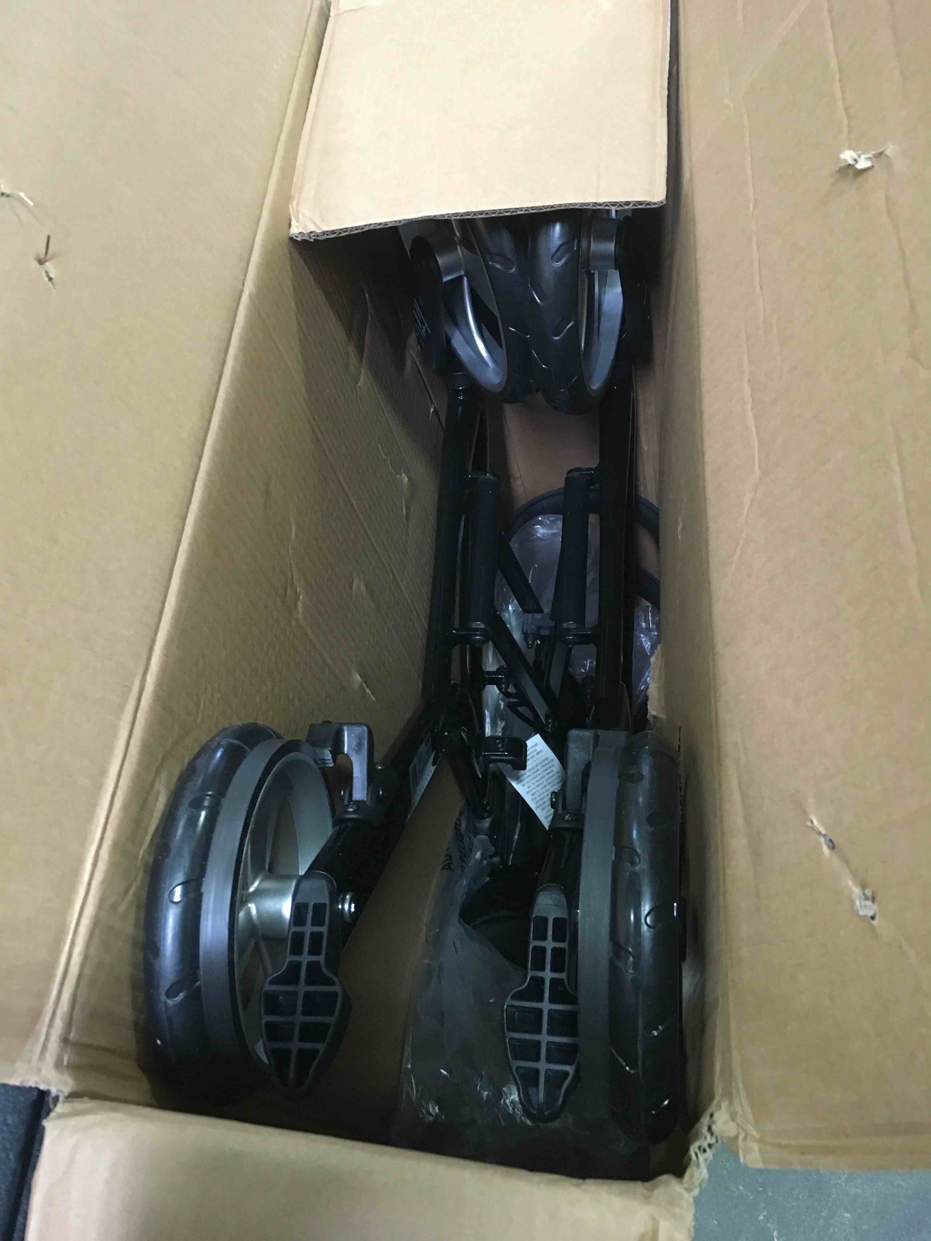 https://s3.amazonaws.com/lotting-images-prod/bidfta/YEL5266390_1691078231838.jpeg