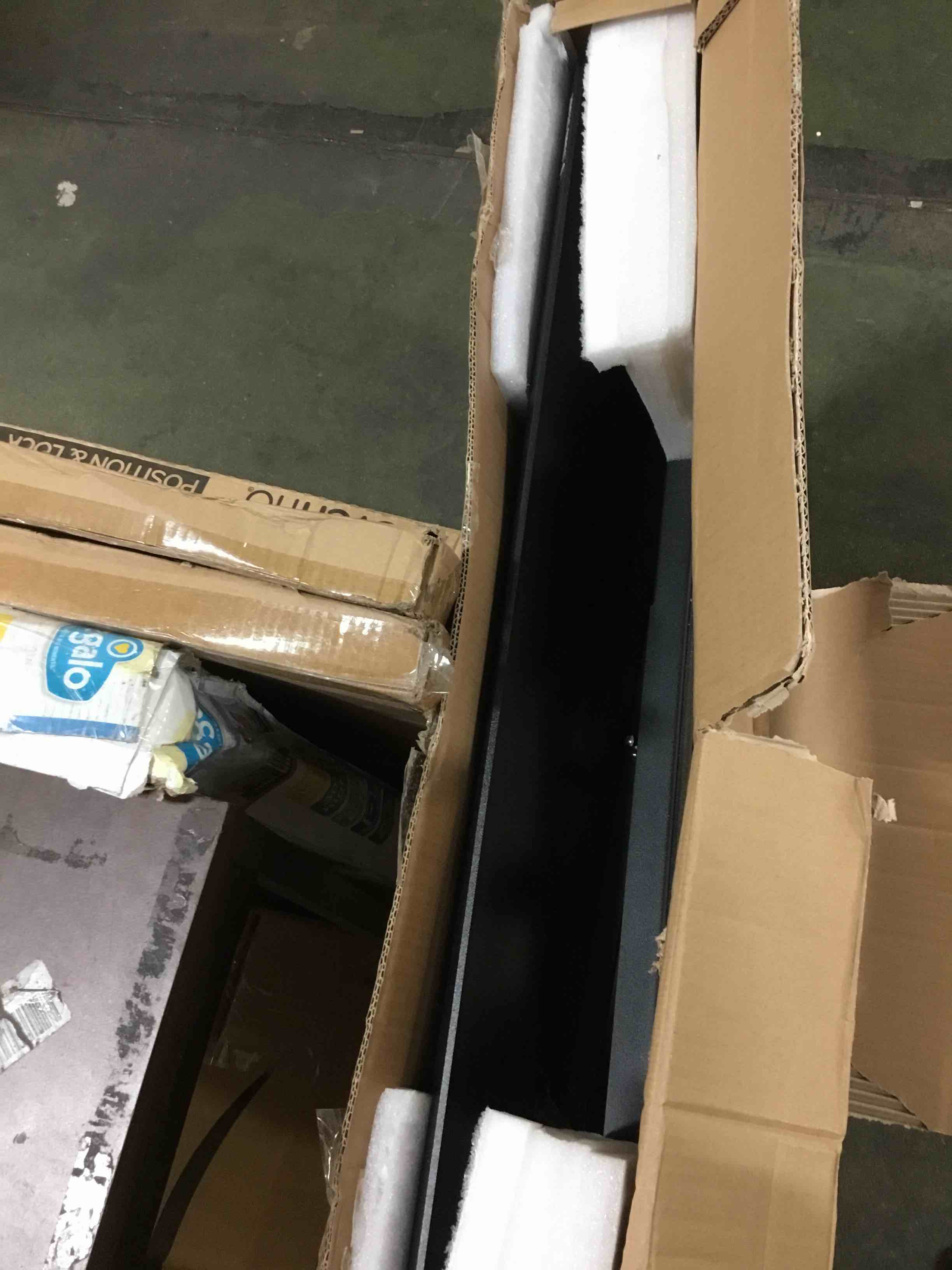 https://s3.amazonaws.com/lotting-images-prod/bidfta/YEL5268930_1691075091409.jpeg
