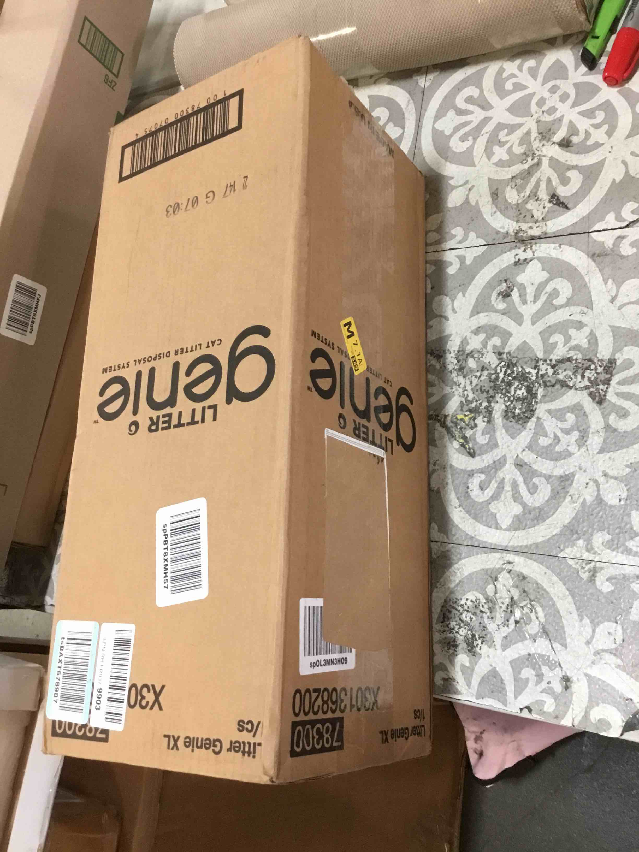 https://s3.amazonaws.com/lotting-images-prod/bidfta/YEL5269240_1691425829505.jpeg