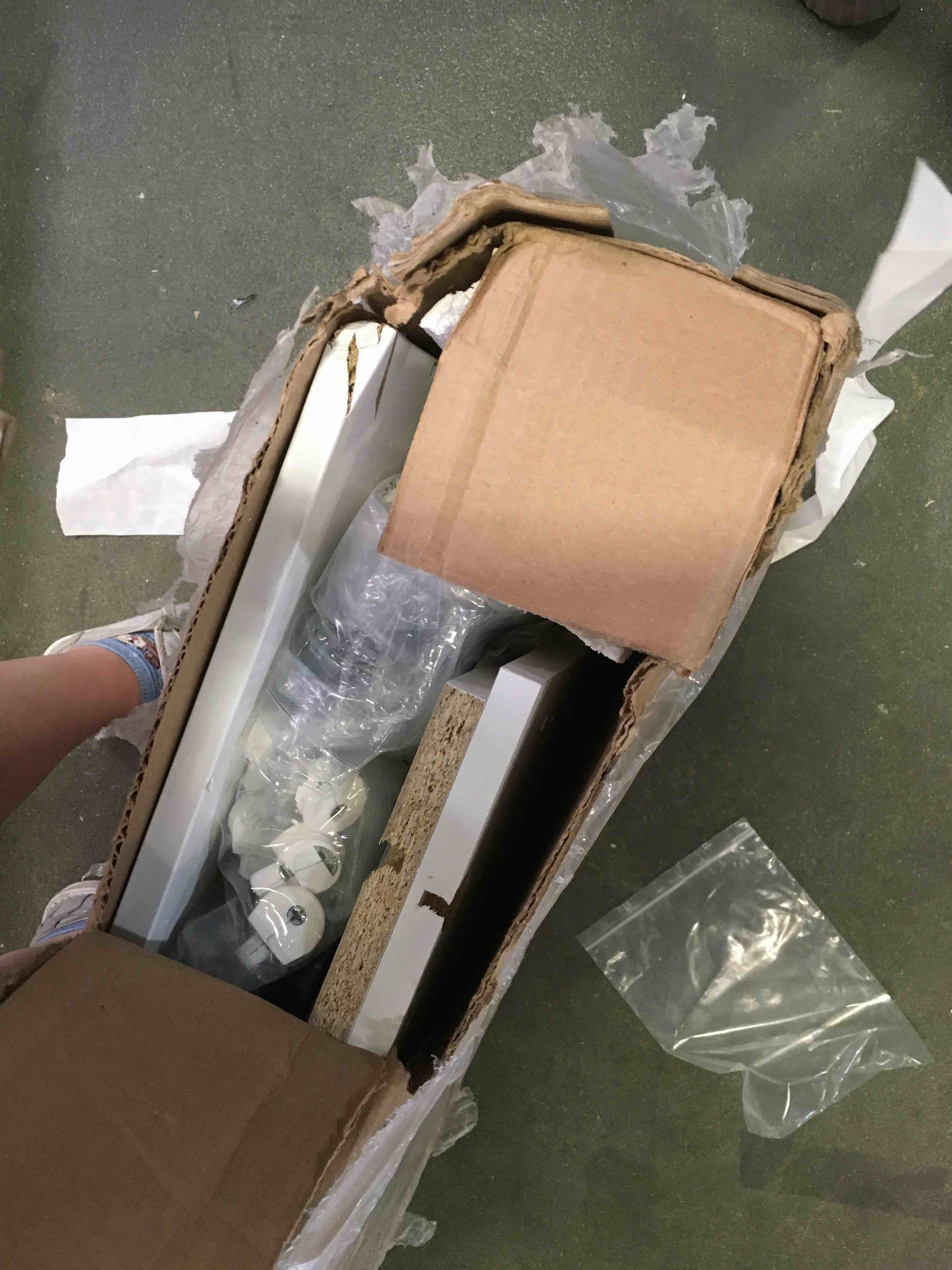 https://s3.amazonaws.com/lotting-images-prod/bidfta/YEL5269497_1691762203474.jpeg