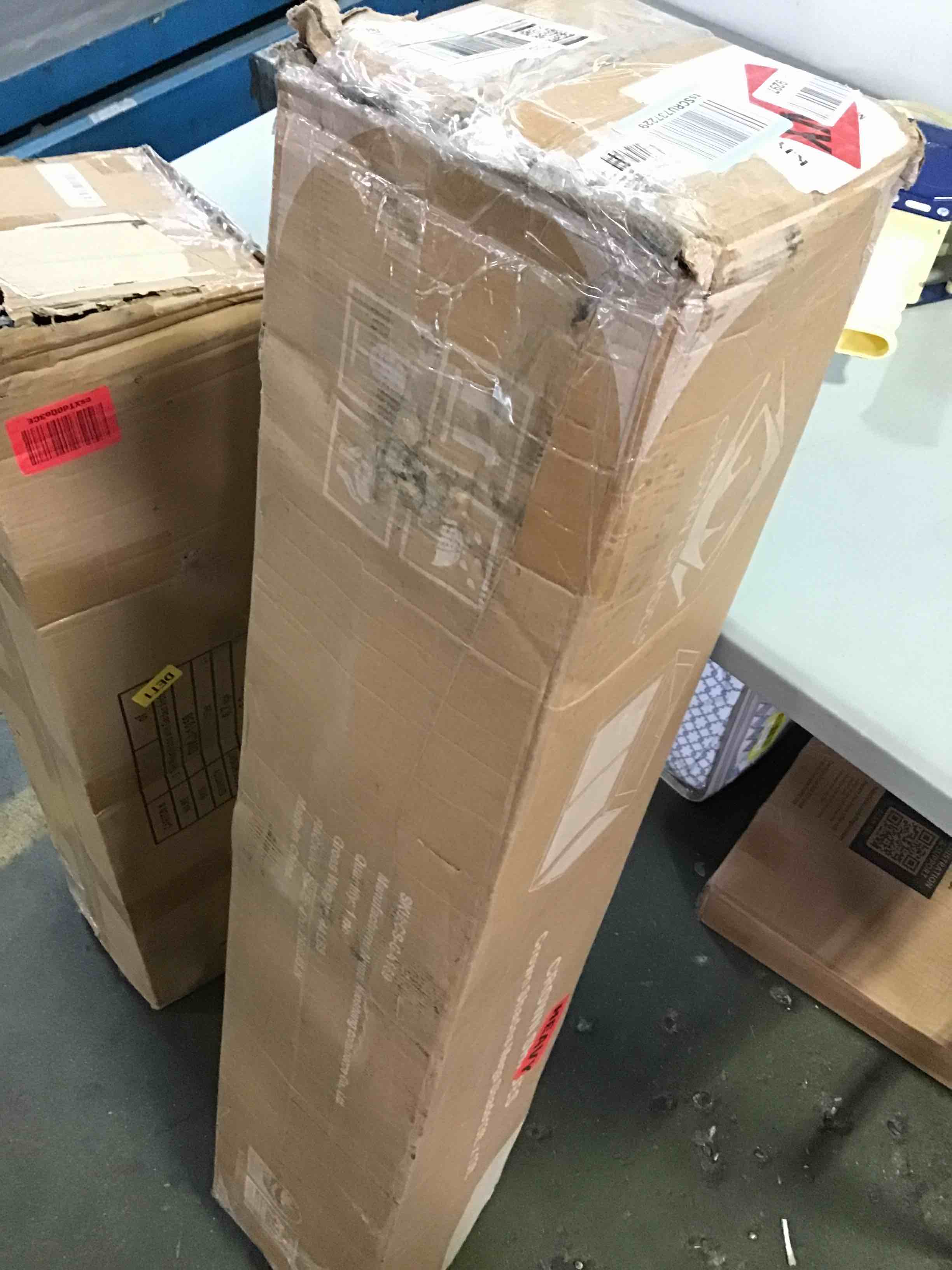 https://s3.amazonaws.com/lotting-images-prod/bidfta/YEL5273003_1690220329226.jpeg