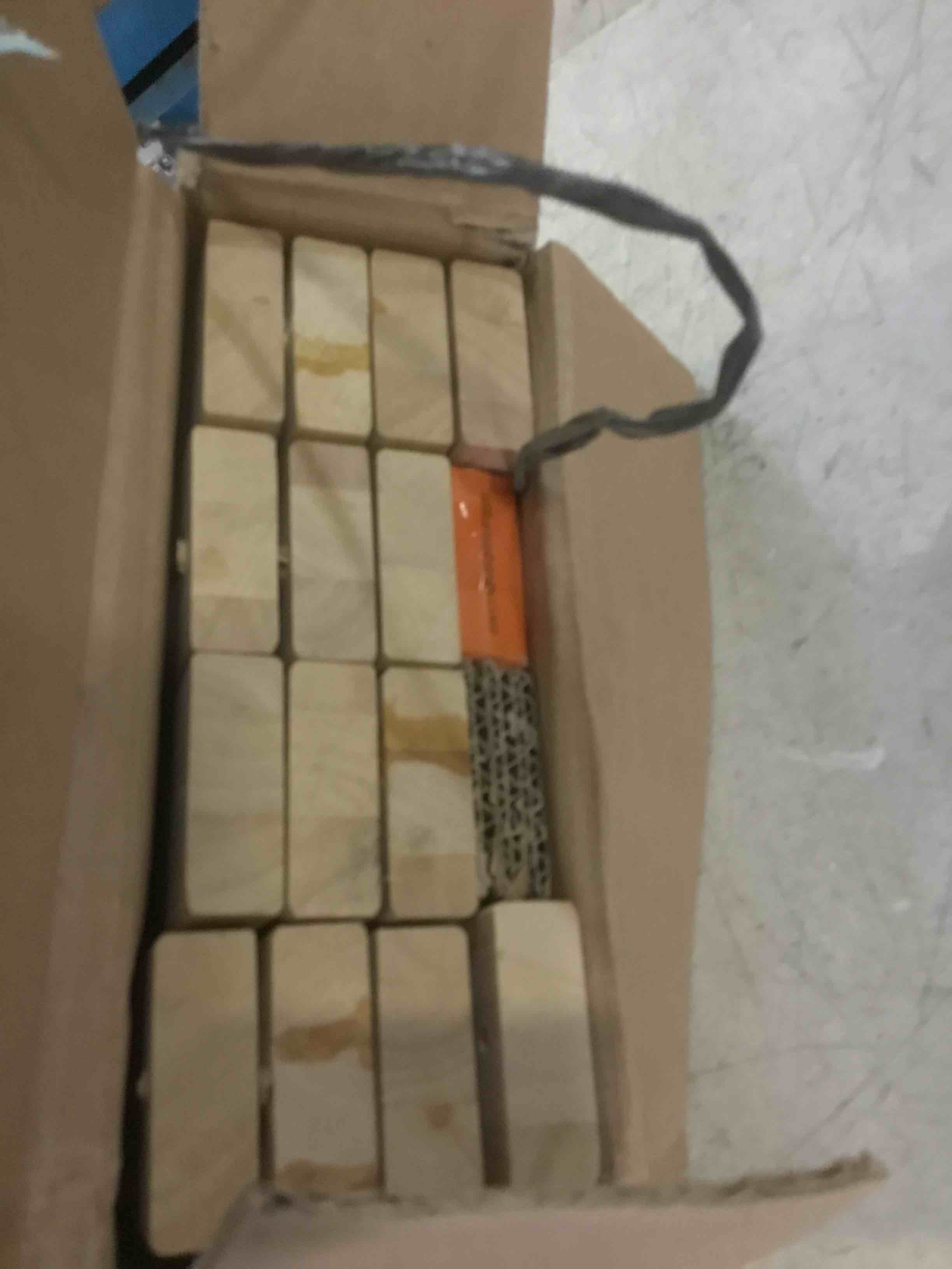 https://s3.amazonaws.com/lotting-images-prod/bidfta/YEL5273706_1690478659710.jpeg