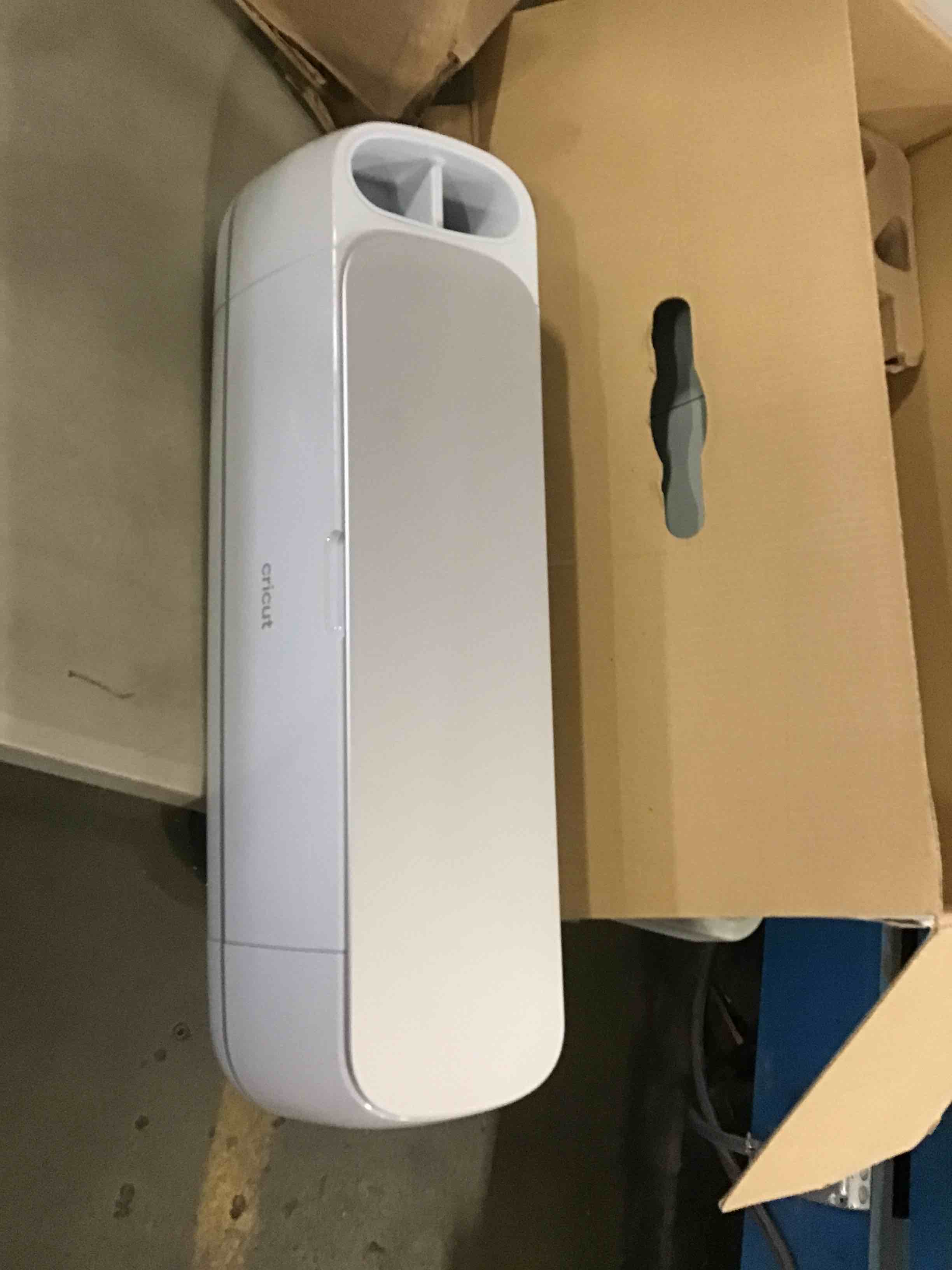 https://s3.amazonaws.com/lotting-images-prod/bidfta/YEL5274266_1690891938729.jpeg