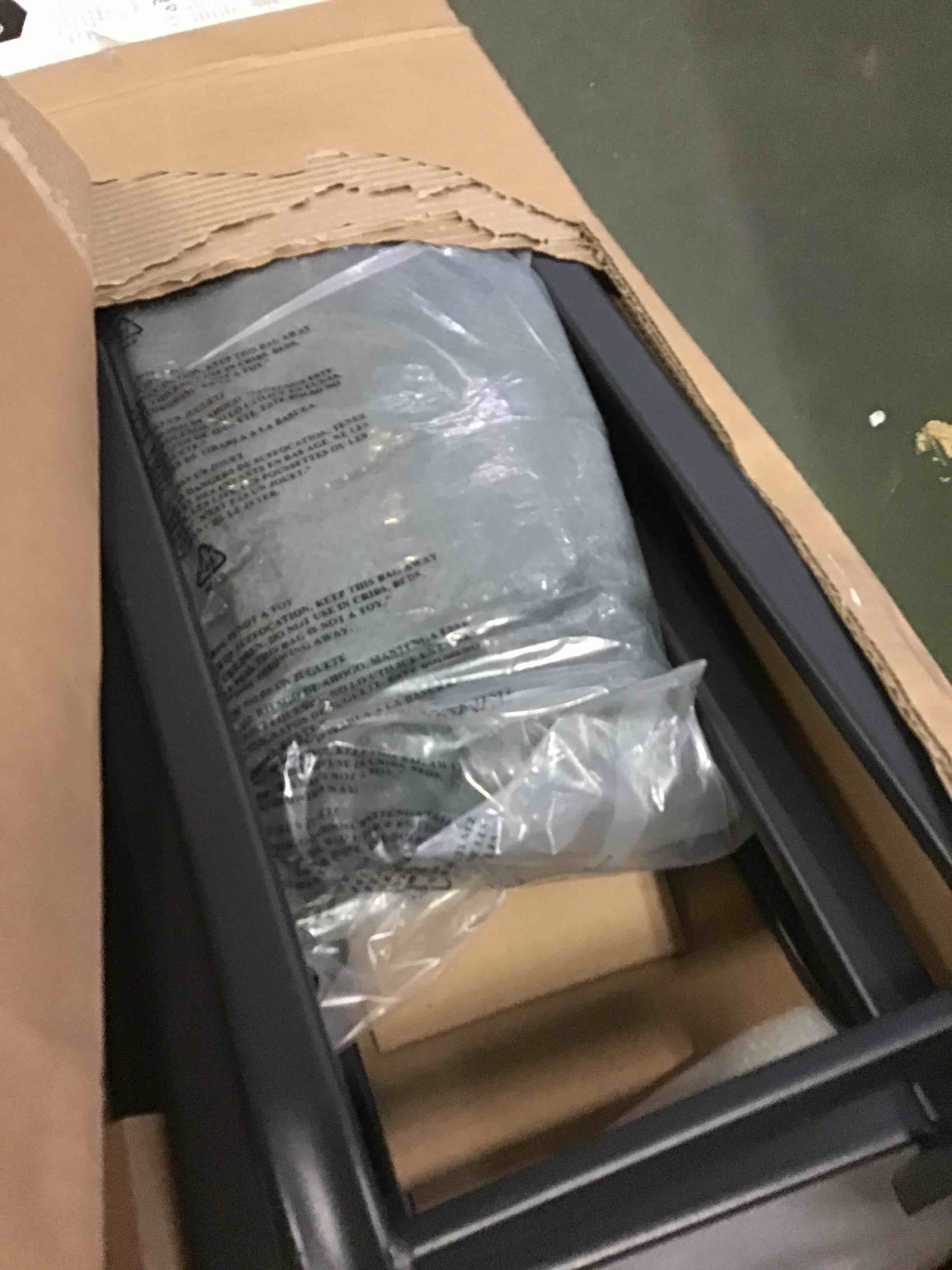 https://s3.amazonaws.com/lotting-images-prod/bidfta/YEL5276840_1689000027408.jpeg