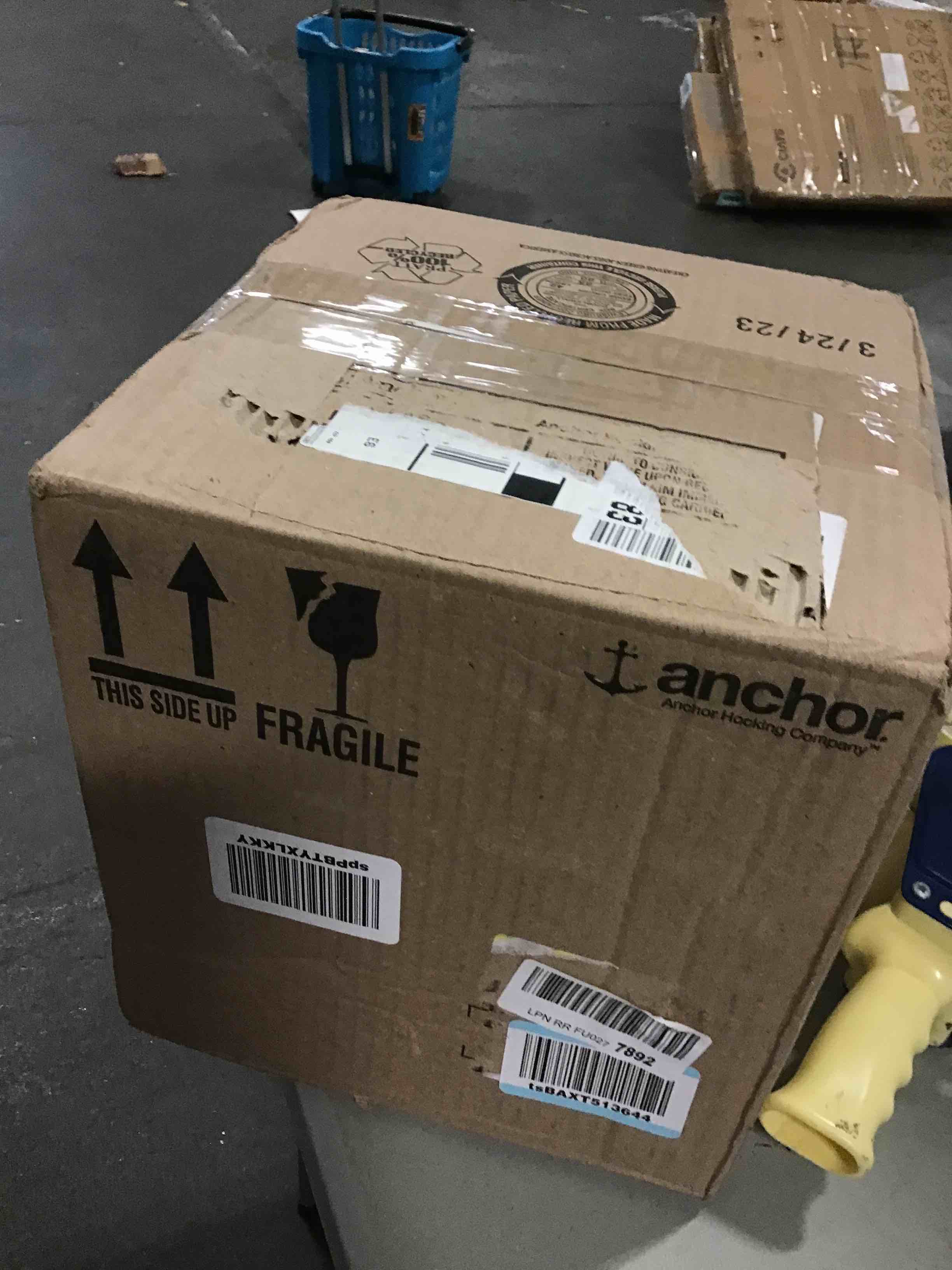 https://s3.amazonaws.com/lotting-images-prod/bidfta/YEL5277341_1689246576117.jpeg