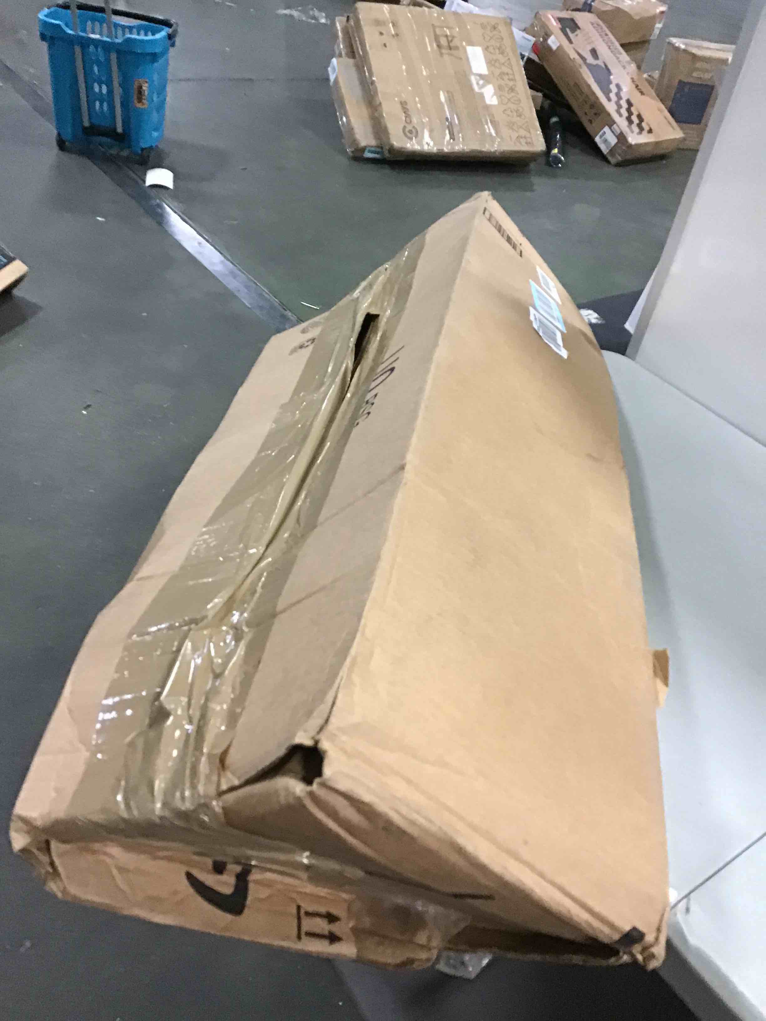 https://s3.amazonaws.com/lotting-images-prod/bidfta/YEL5277351_1689247537244.jpeg